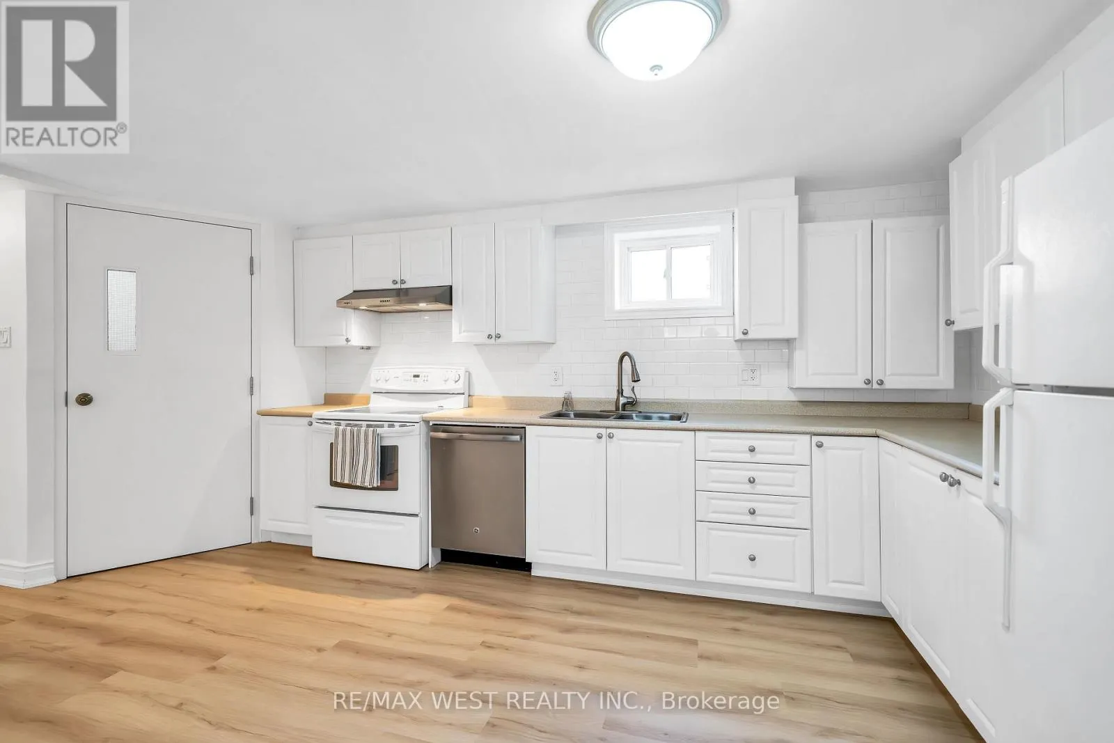 12 ATHABASCA STREET