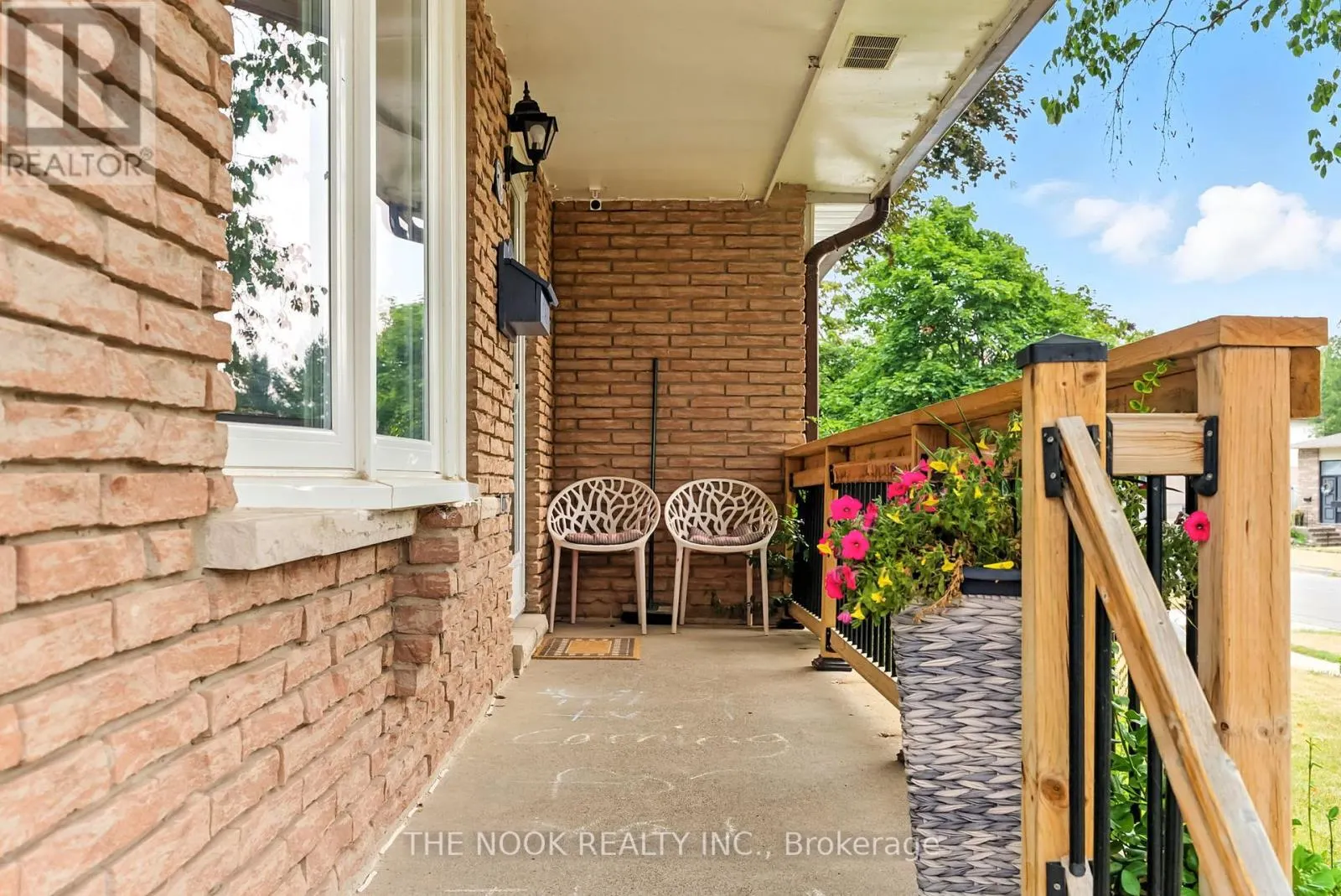 79 LAWRENCE CRESCENT