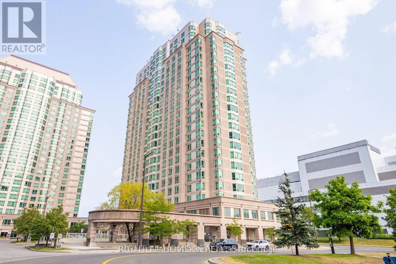 301 - 1 LEE CENTRE DRIVE