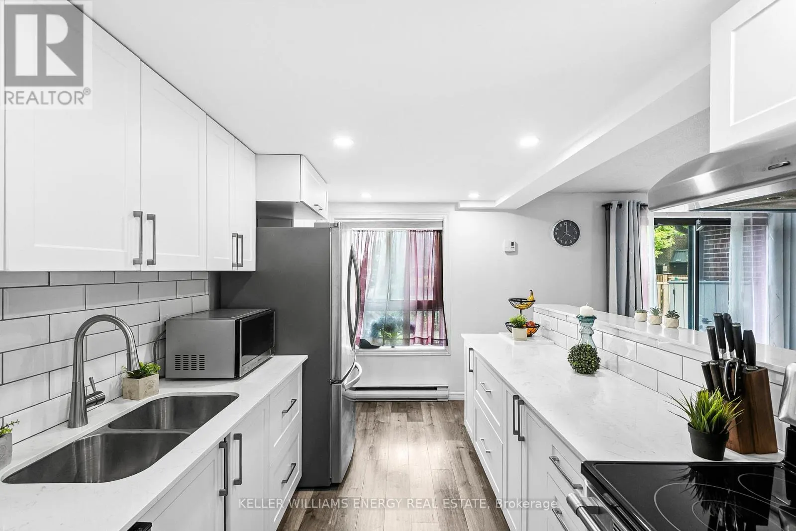 1 - 43 TAUNTON ROAD E, #1