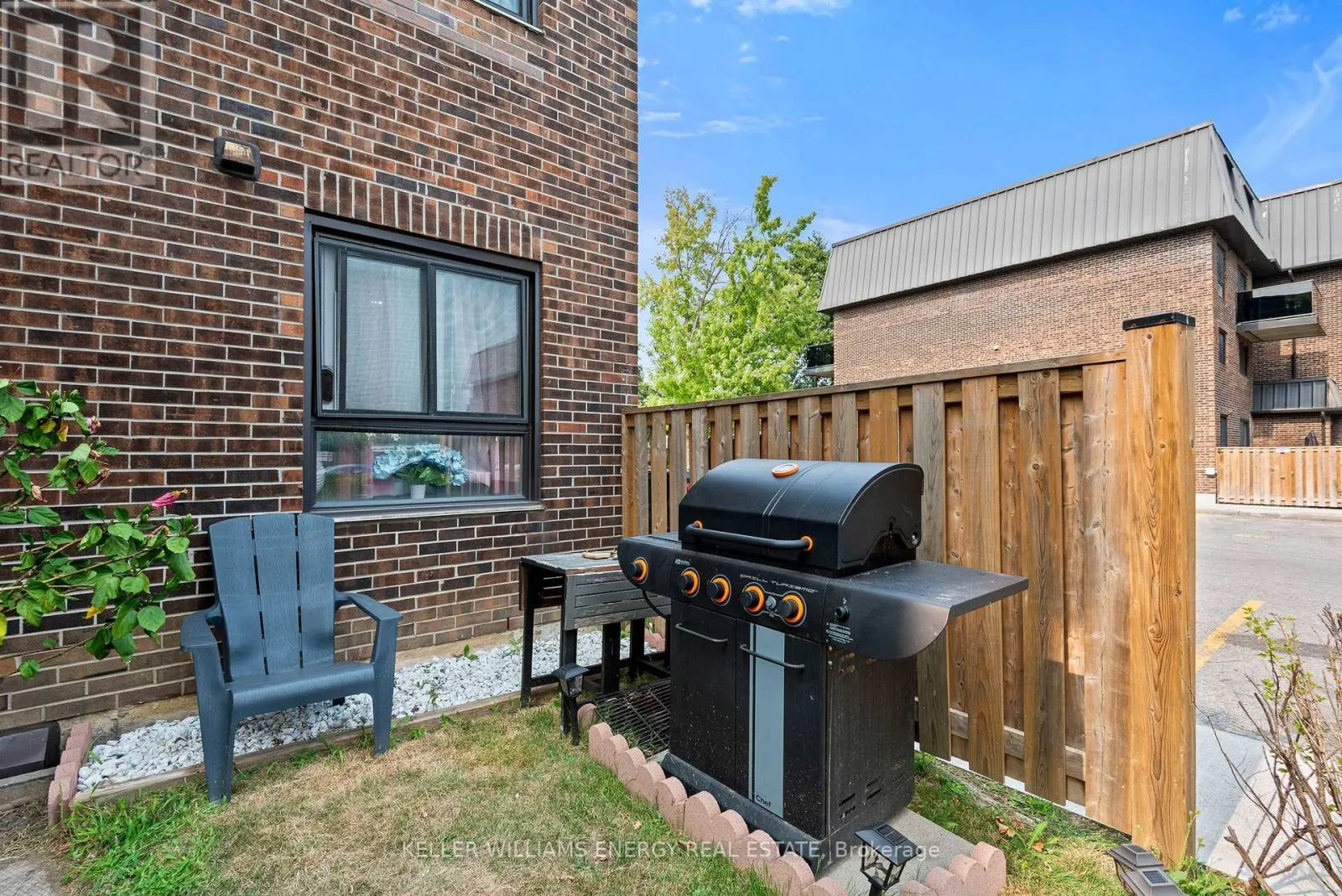 1 - 43 TAUNTON ROAD E, #1