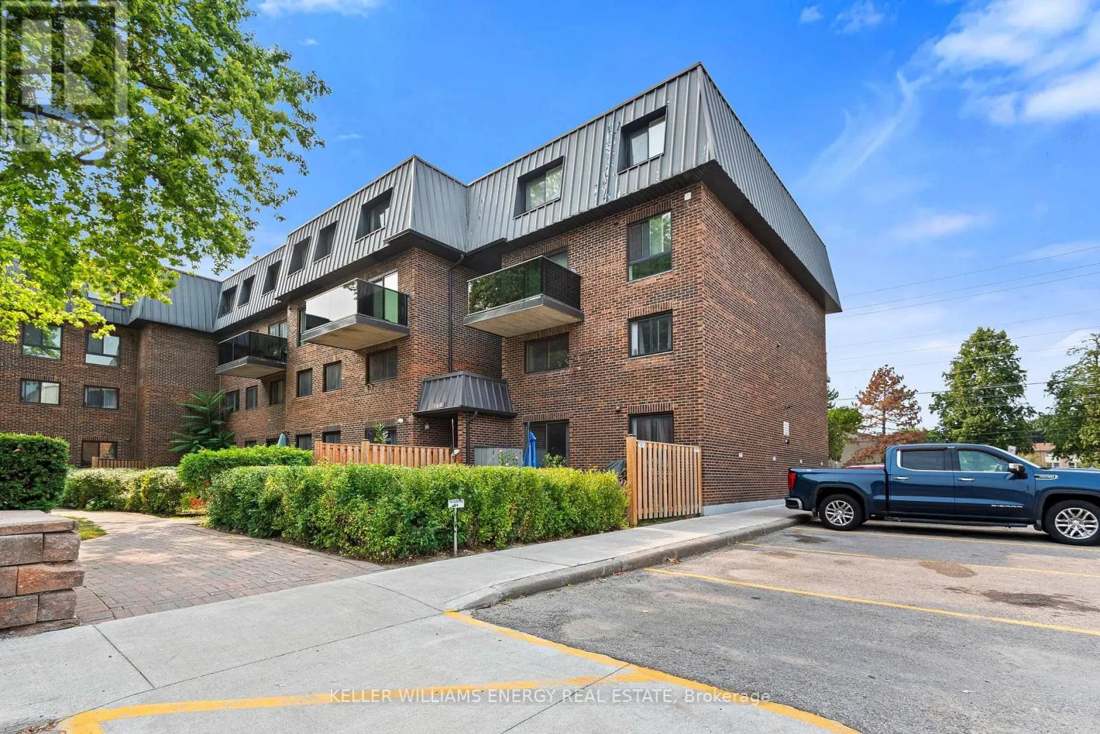 1 - 43 TAUNTON ROAD E, #1