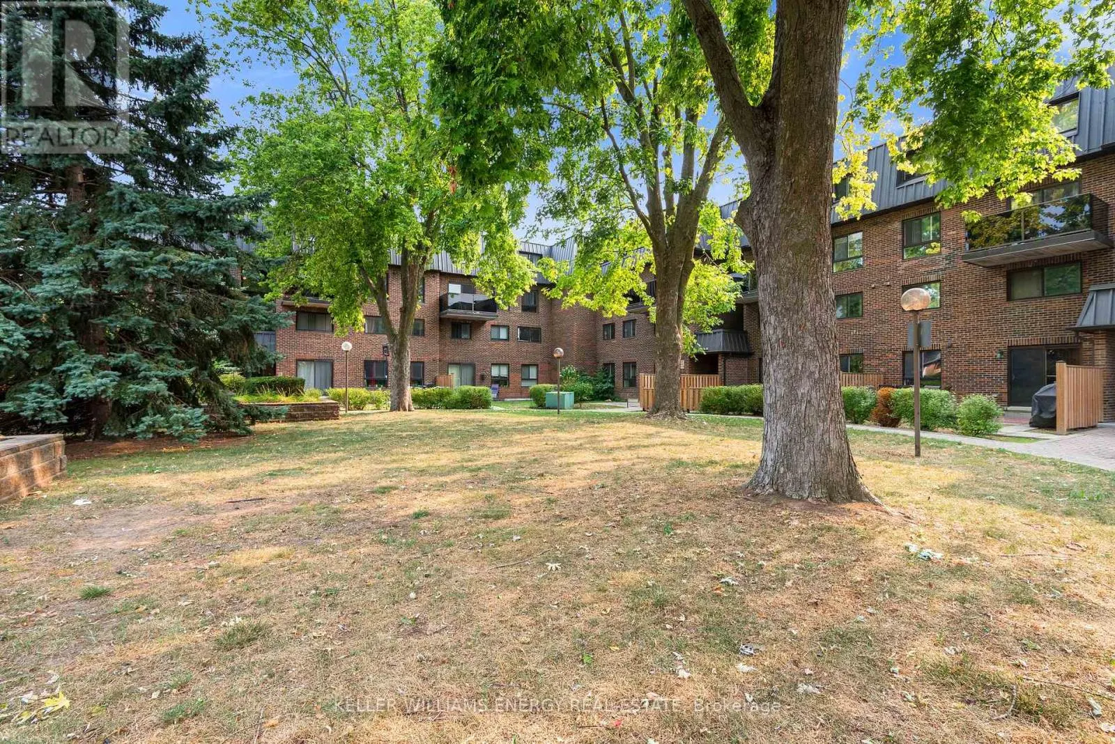 1 - 43 TAUNTON ROAD E, #1