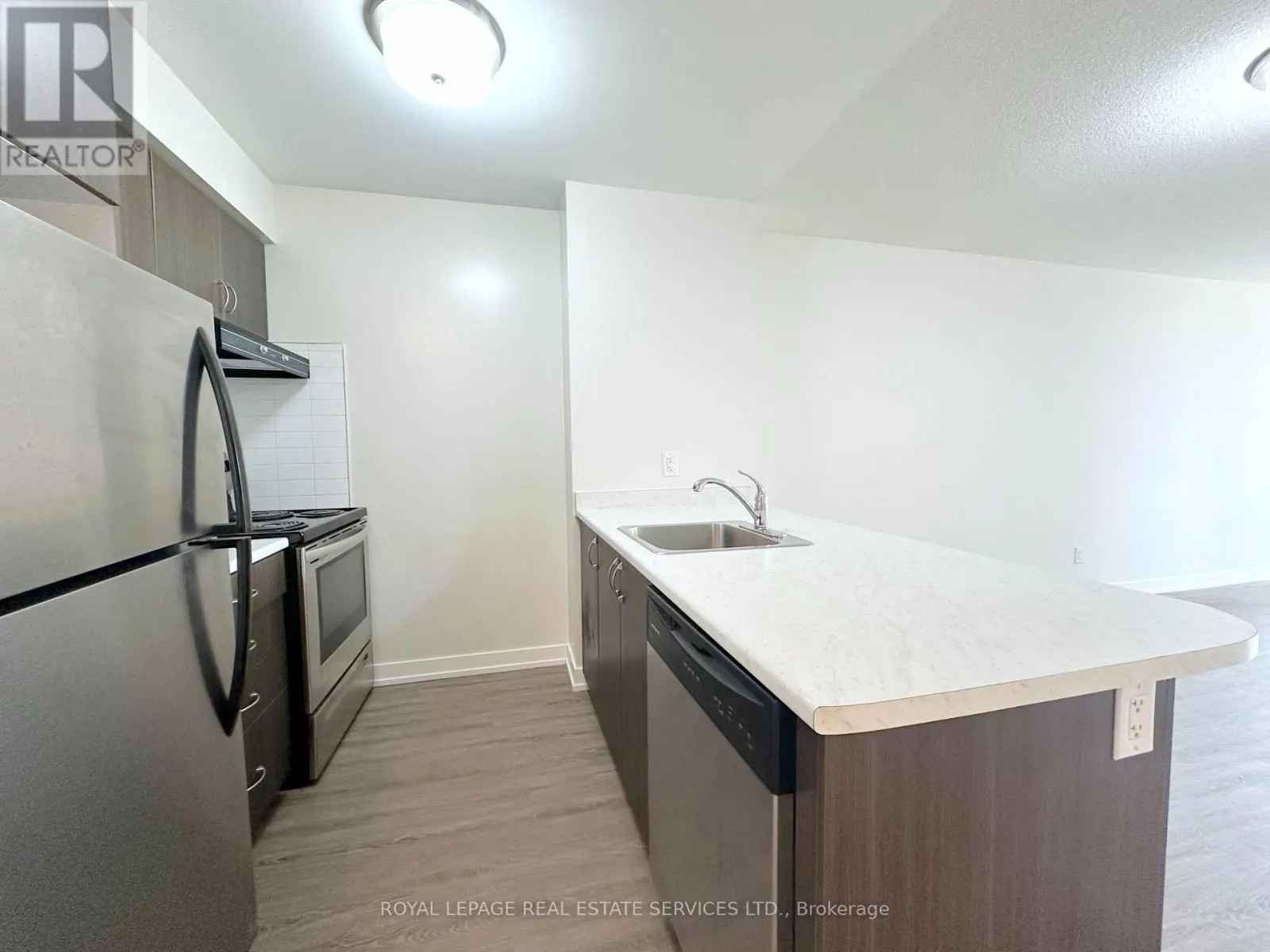 622 - 73 BAYLY STREET W