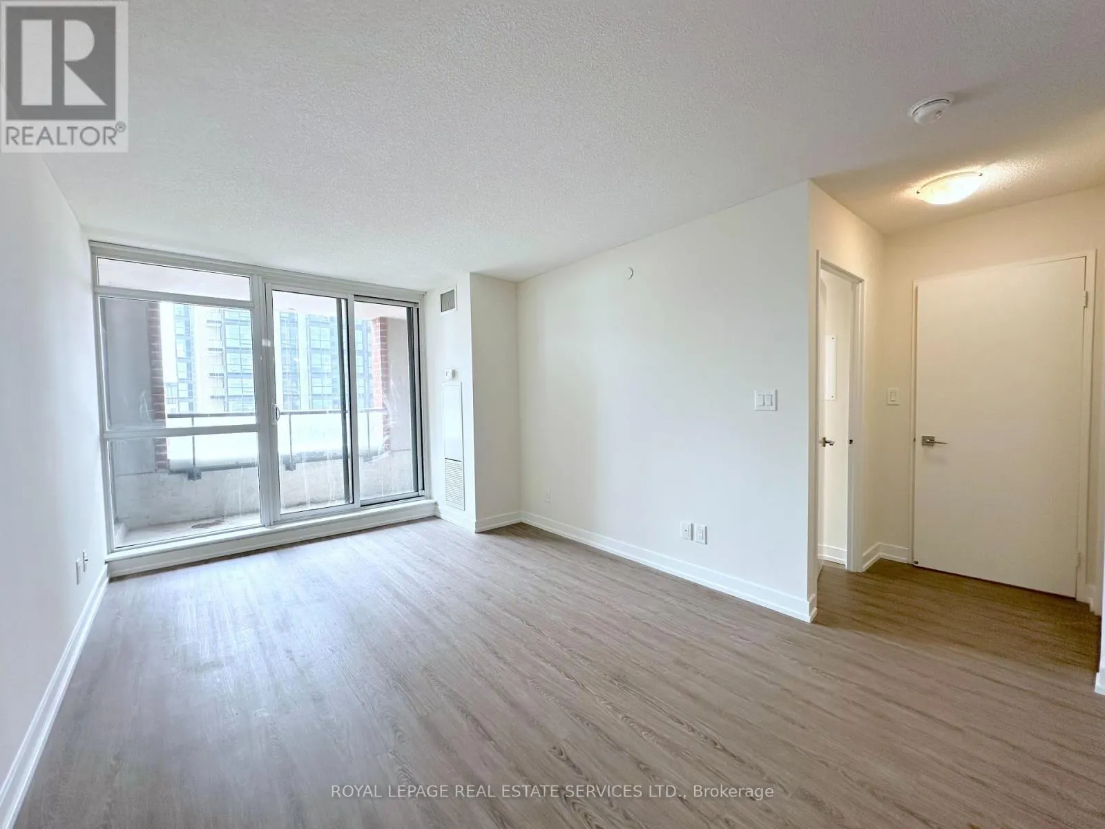 622 - 73 BAYLY STREET W