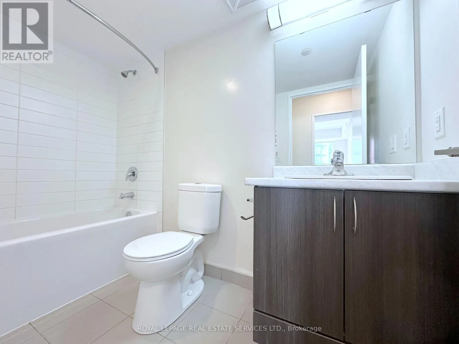 622 - 73 BAYLY STREET W