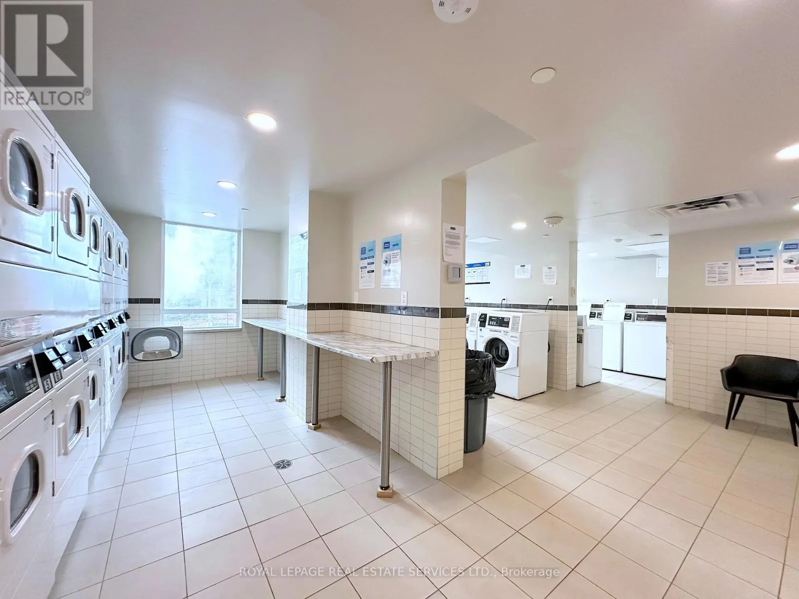 622 - 73 BAYLY STREET W