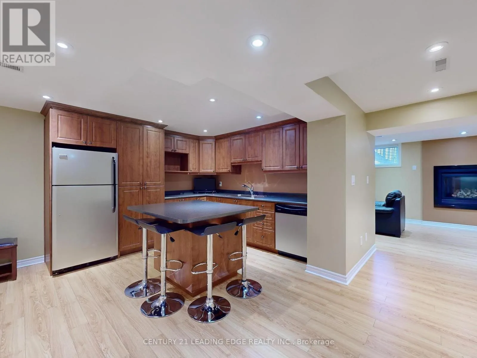 47 THAMES DRIVE