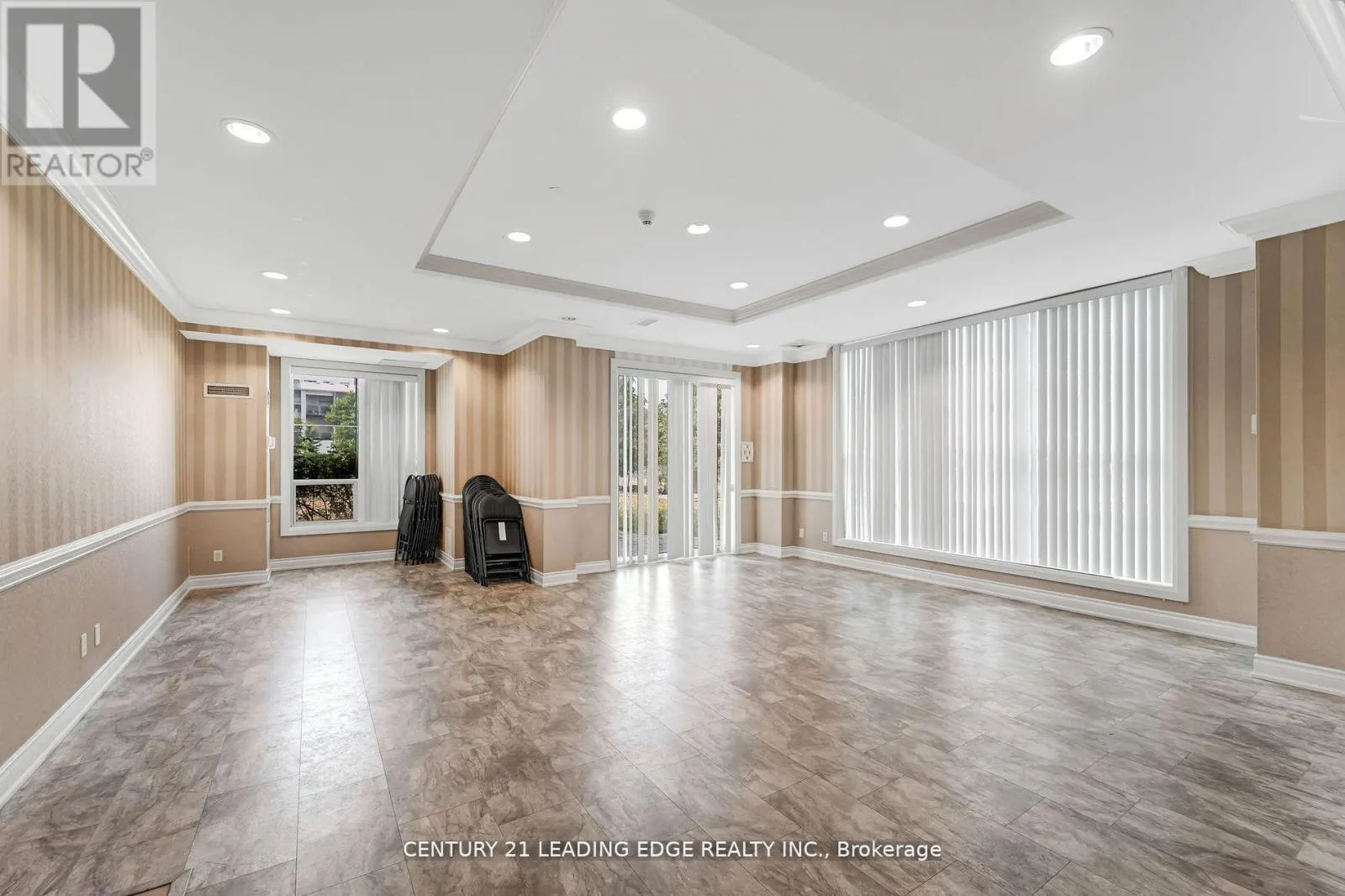 9C - 8 ROSEBANK DRIVE