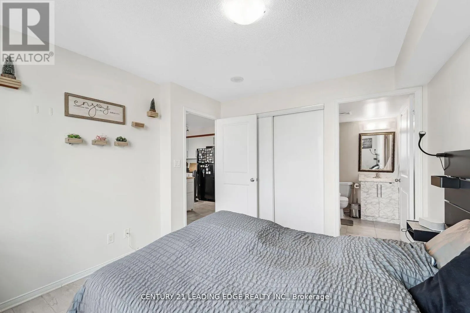 9C - 8 ROSEBANK DRIVE