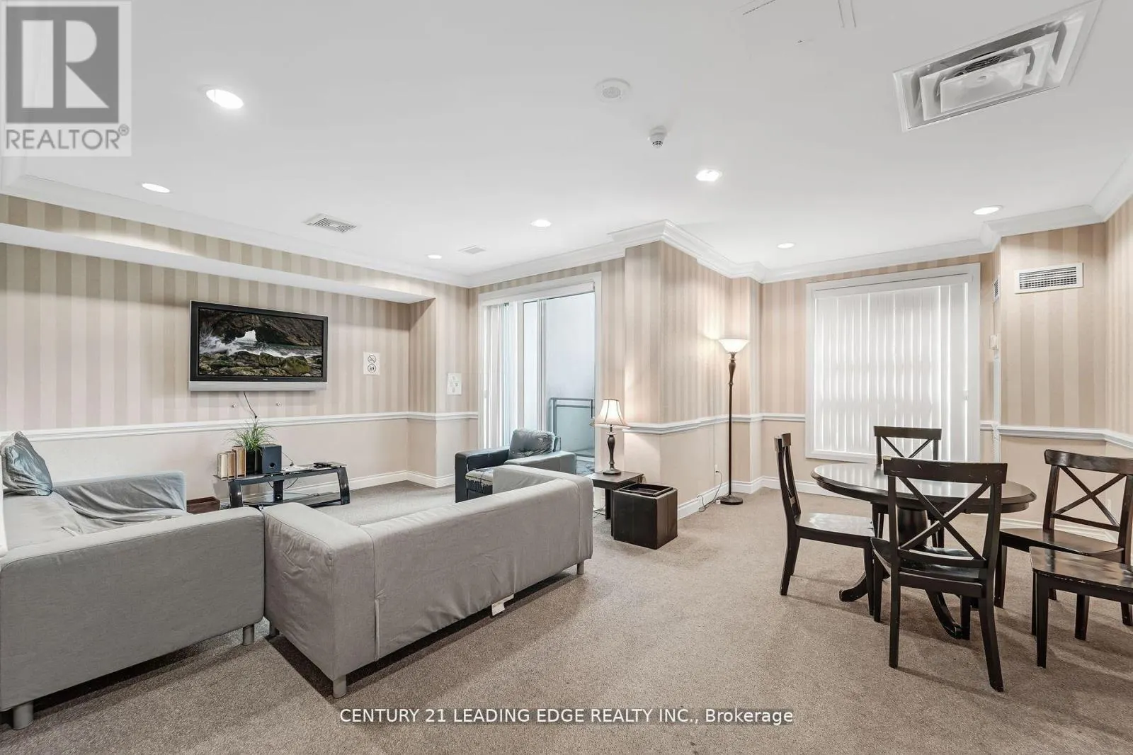 9C - 8 ROSEBANK DRIVE