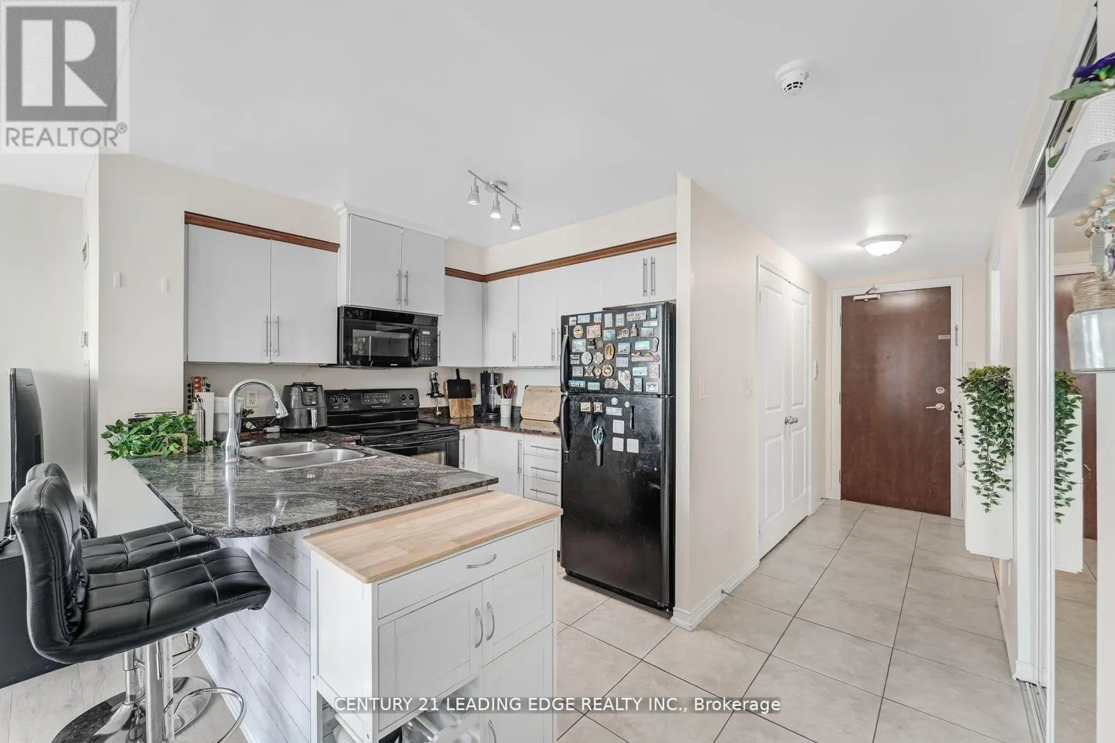 9C - 8 ROSEBANK DRIVE