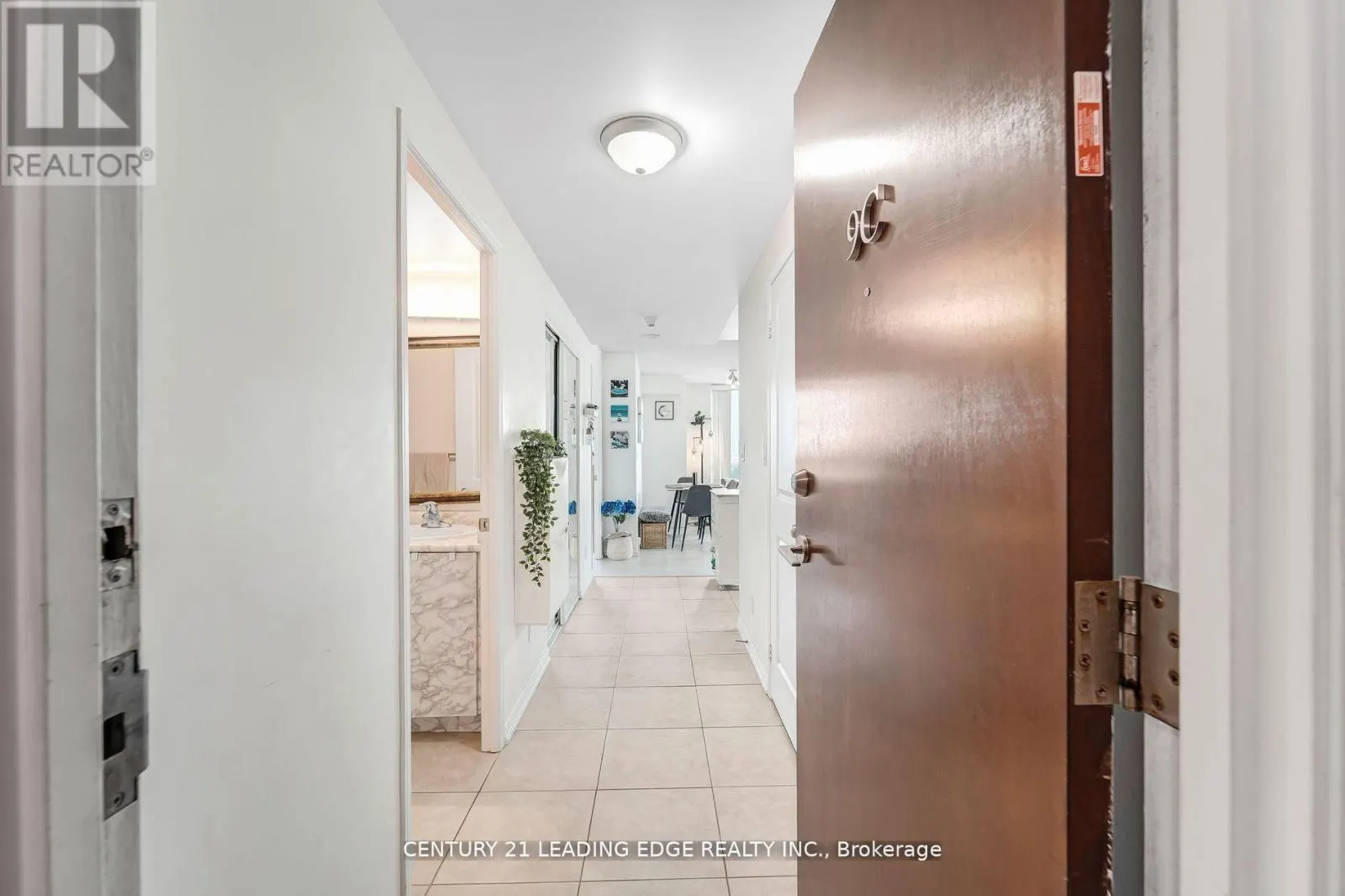 9C - 8 ROSEBANK DRIVE