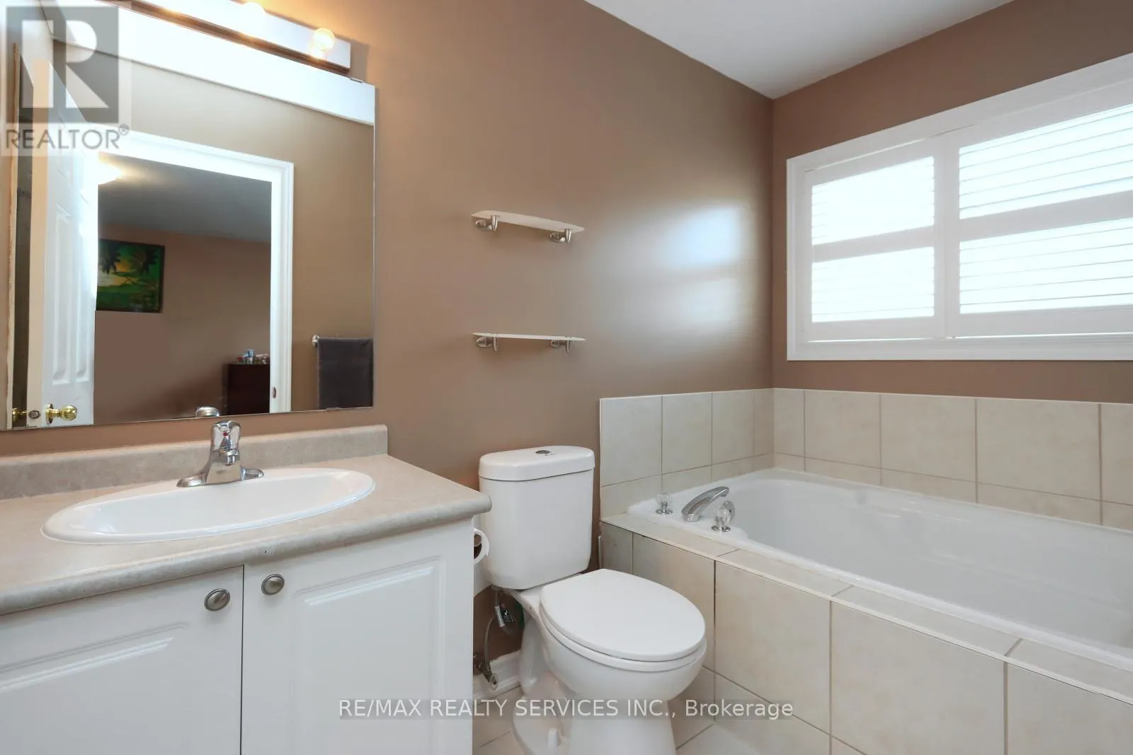 28 HOILE DRIVE