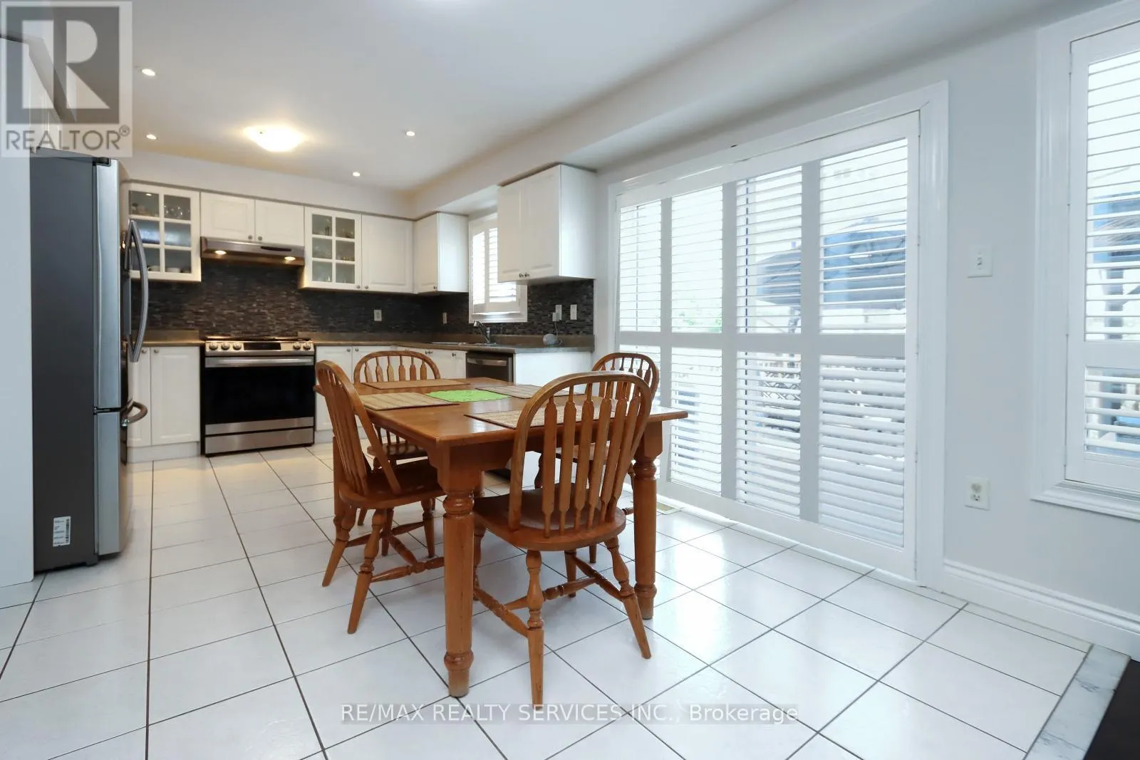 28 HOILE DRIVE