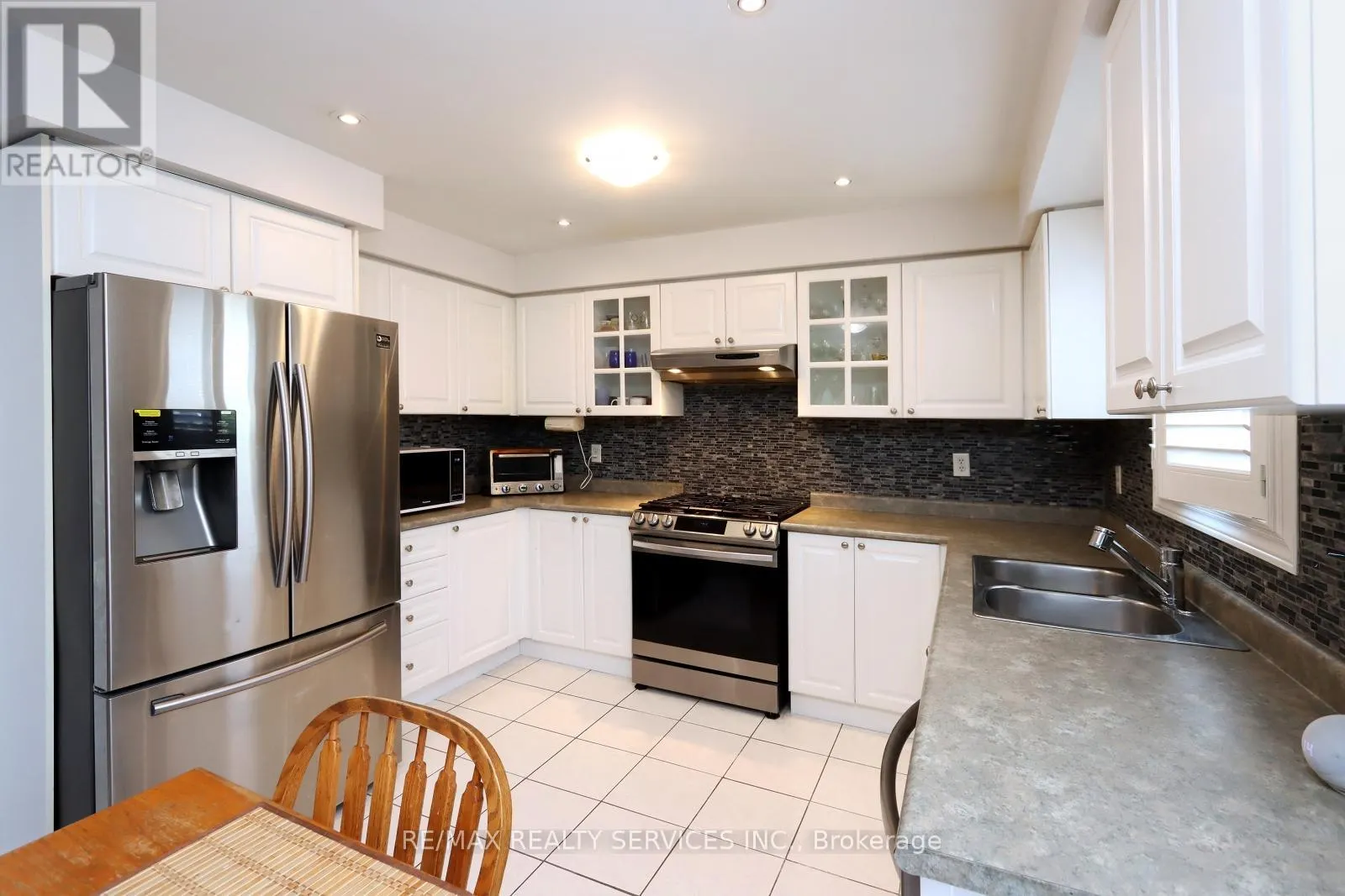 28 HOILE DRIVE