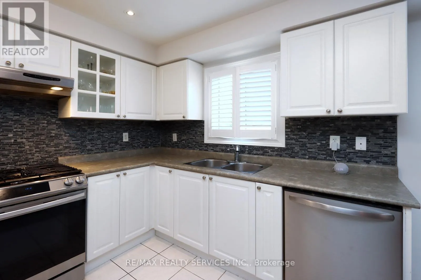 28 HOILE DRIVE