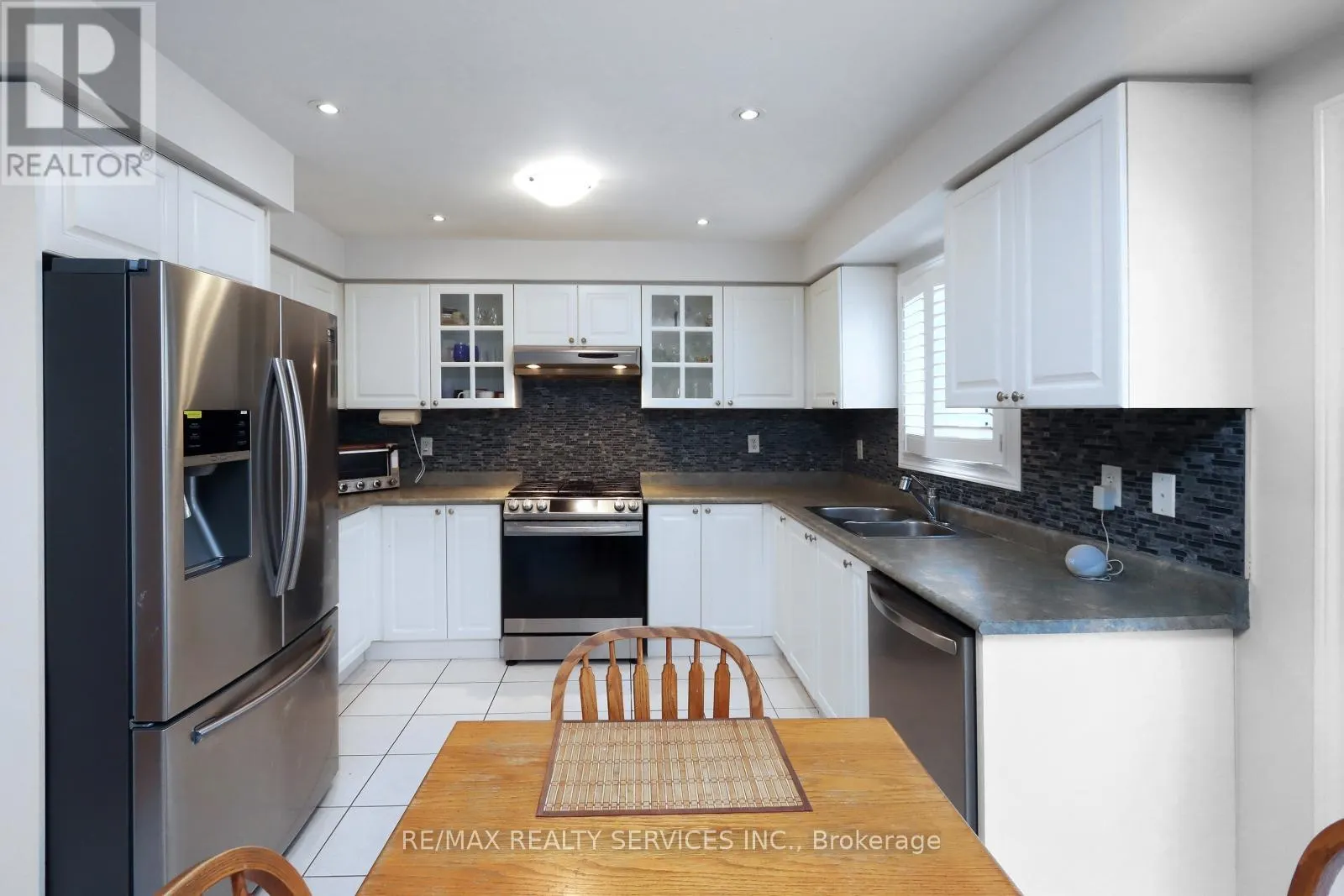 28 HOILE DRIVE