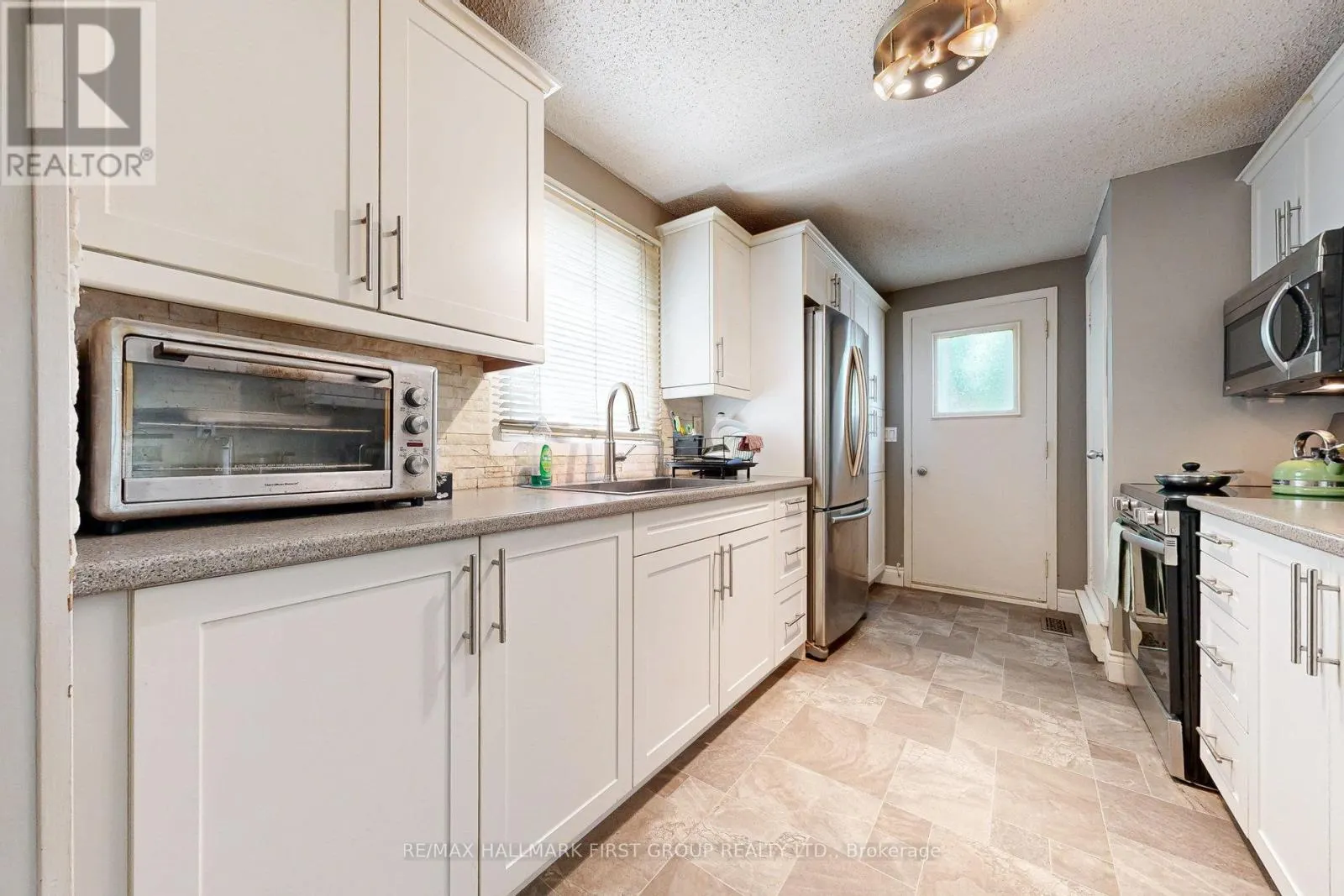 4 KAWARTHA ROAD