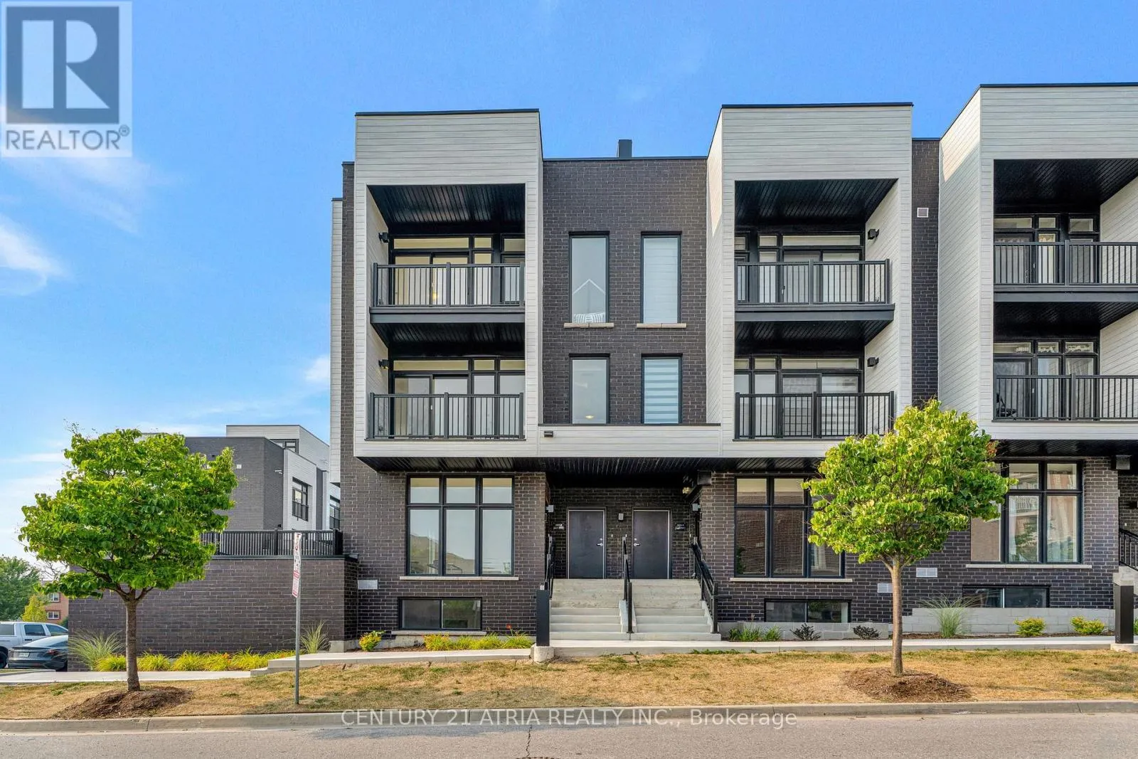 8 - 184 ANGUS DRIVE