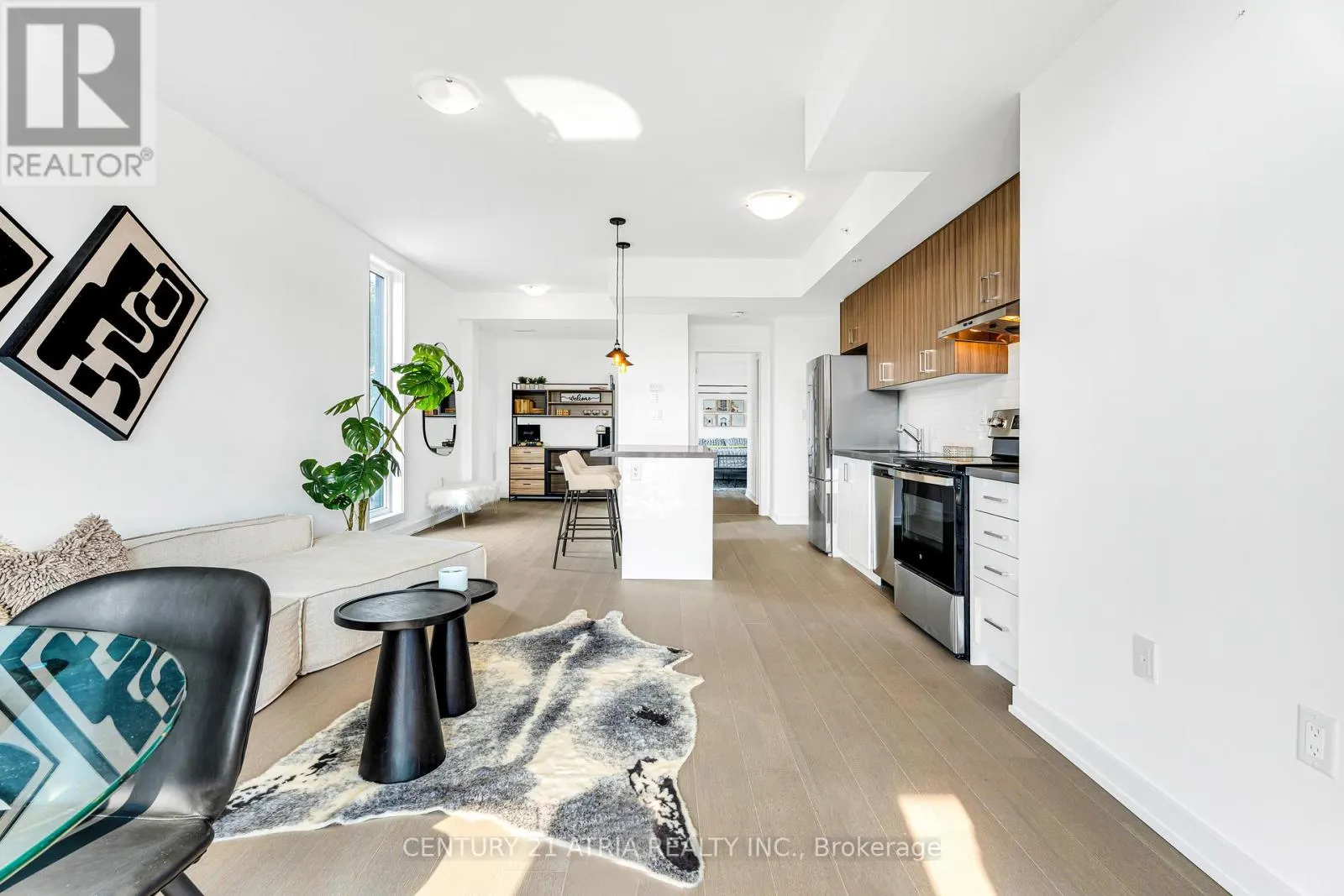 8 - 184 ANGUS DRIVE