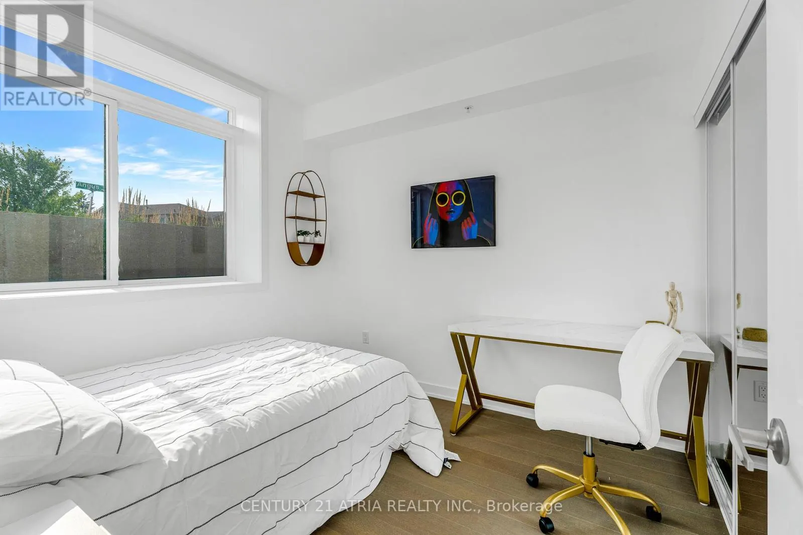 8 - 184 ANGUS DRIVE