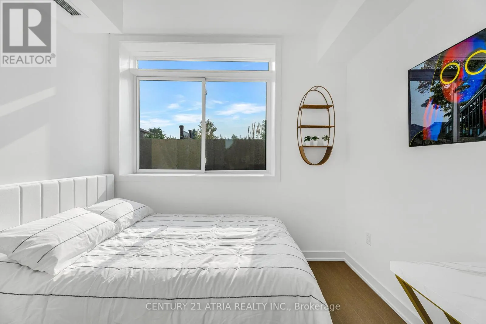 8 - 184 ANGUS DRIVE