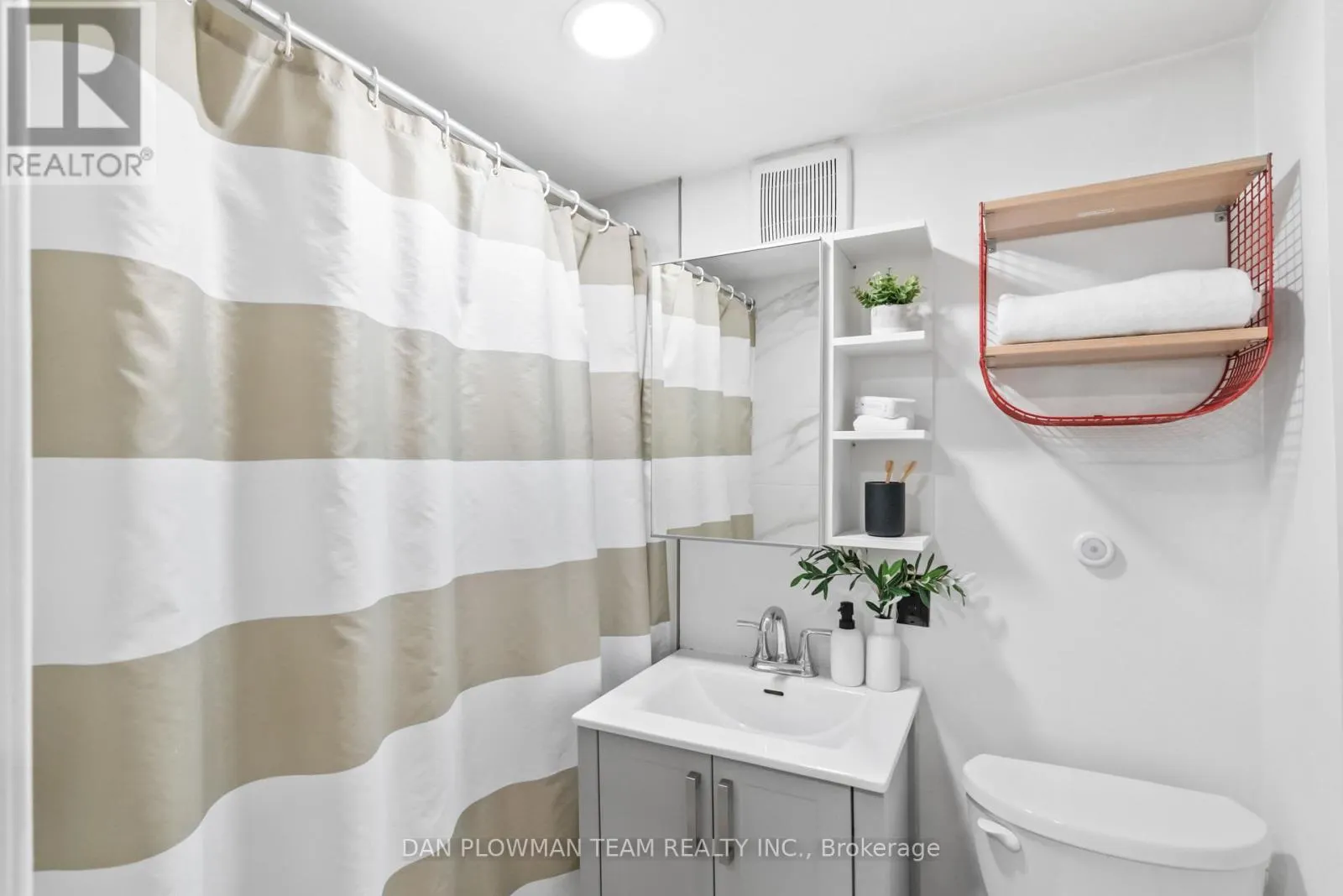 182 BLOOR STREET W