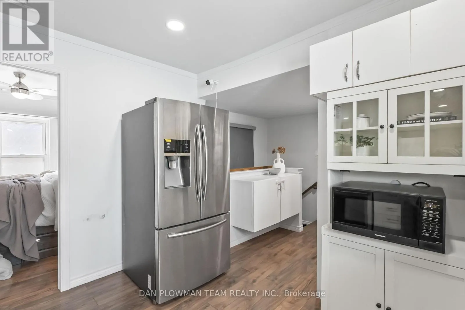 182 BLOOR STREET W