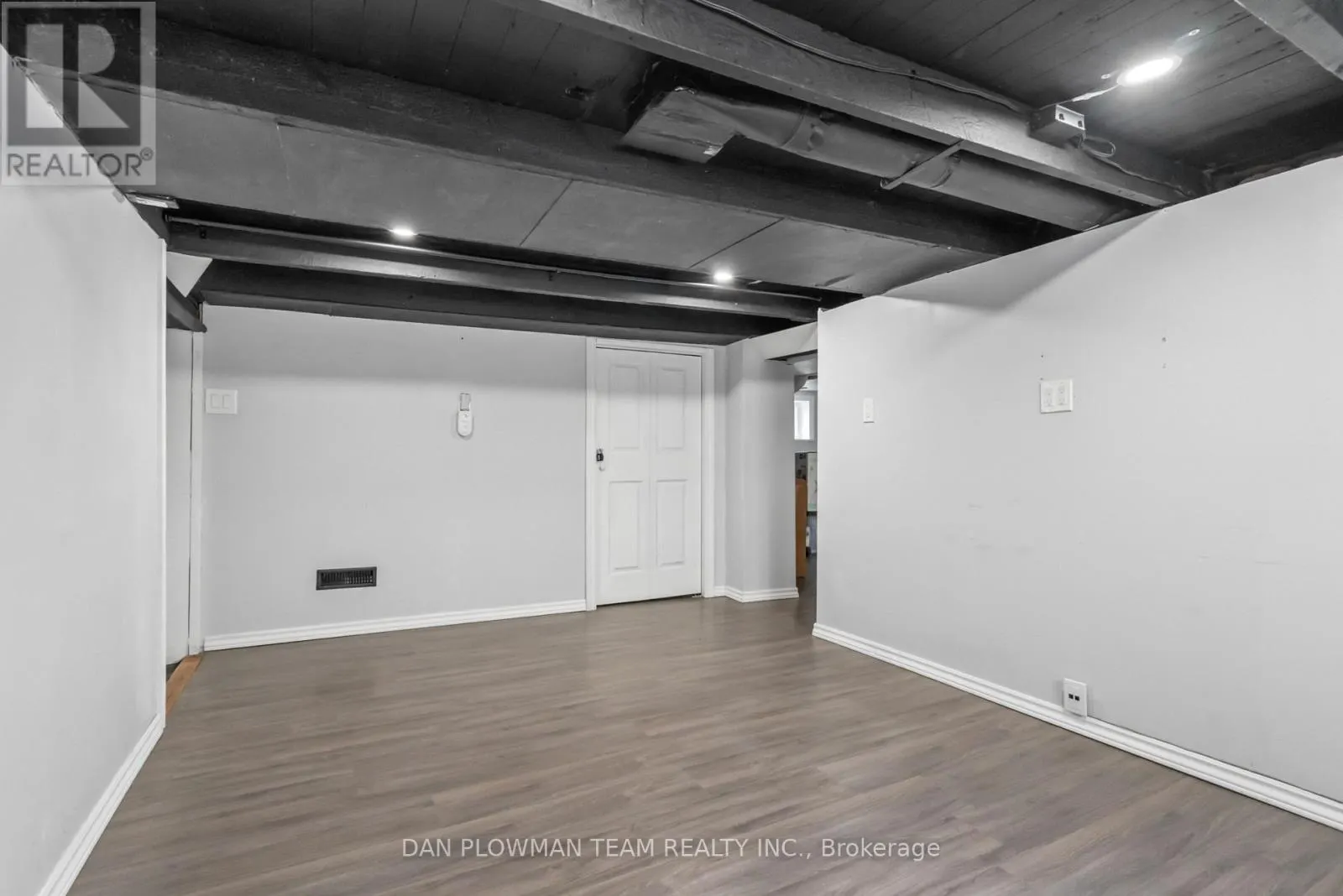 182 BLOOR STREET W