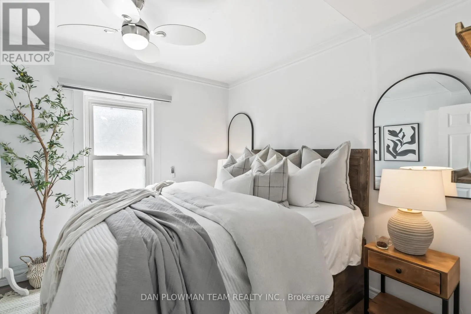 182 BLOOR STREET W
