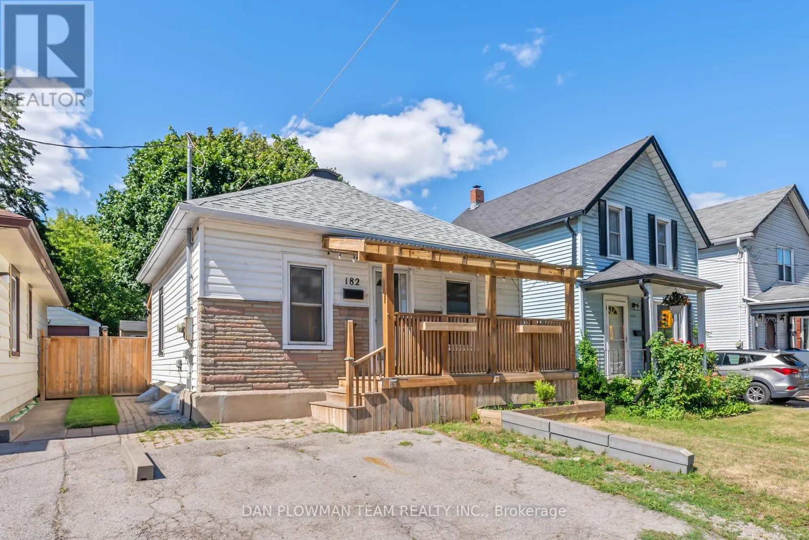 182 BLOOR STREET W
