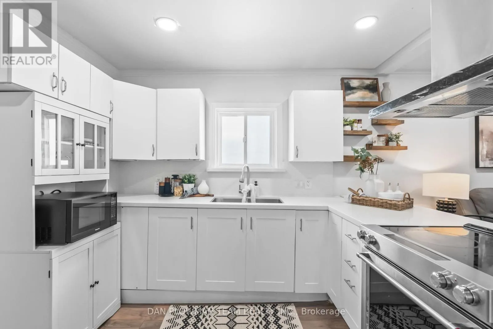 182 BLOOR STREET W