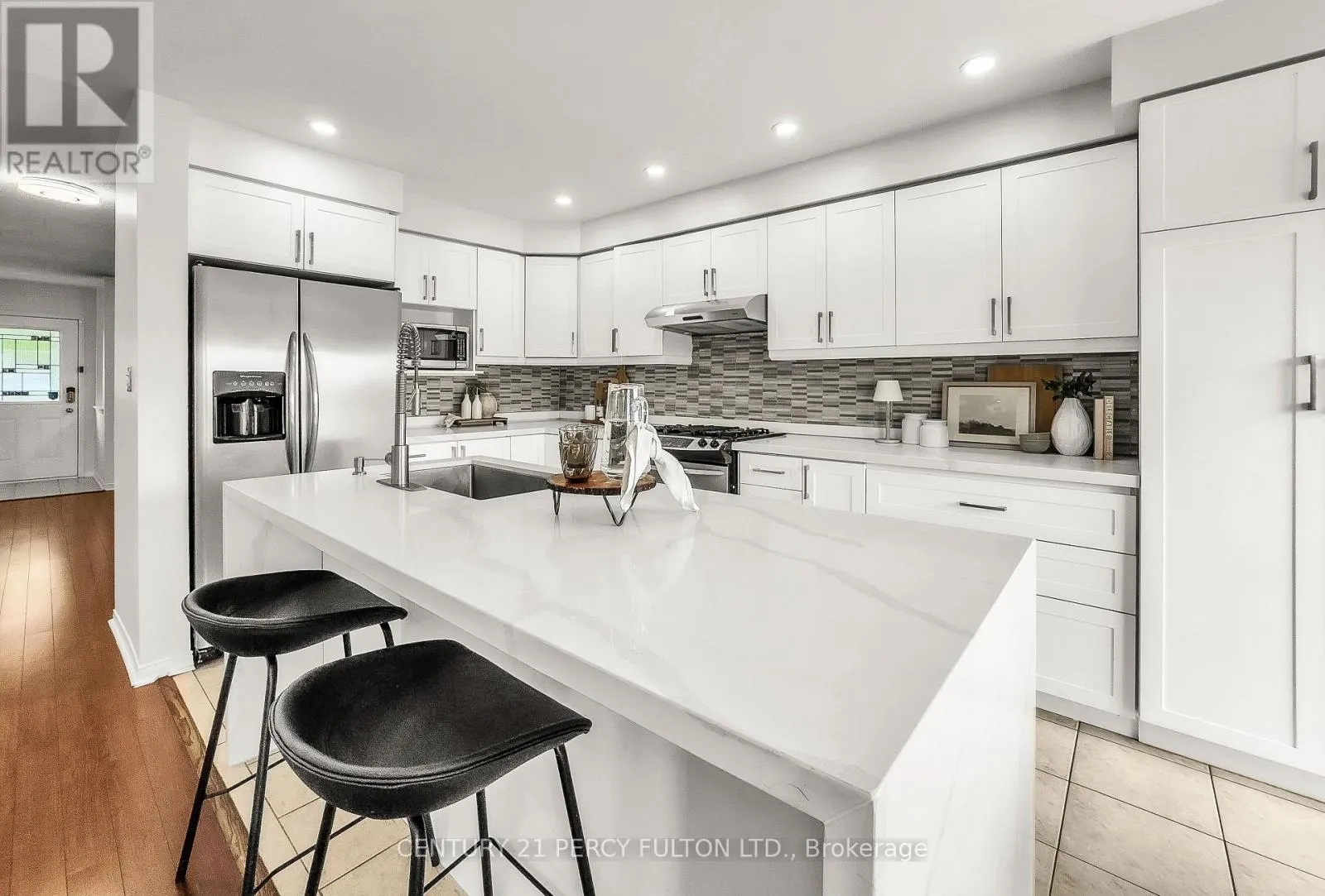 918 TAGGART CRESCENT