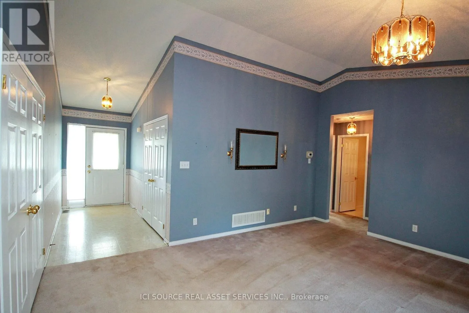 4 ALGONQUIN TRAIL