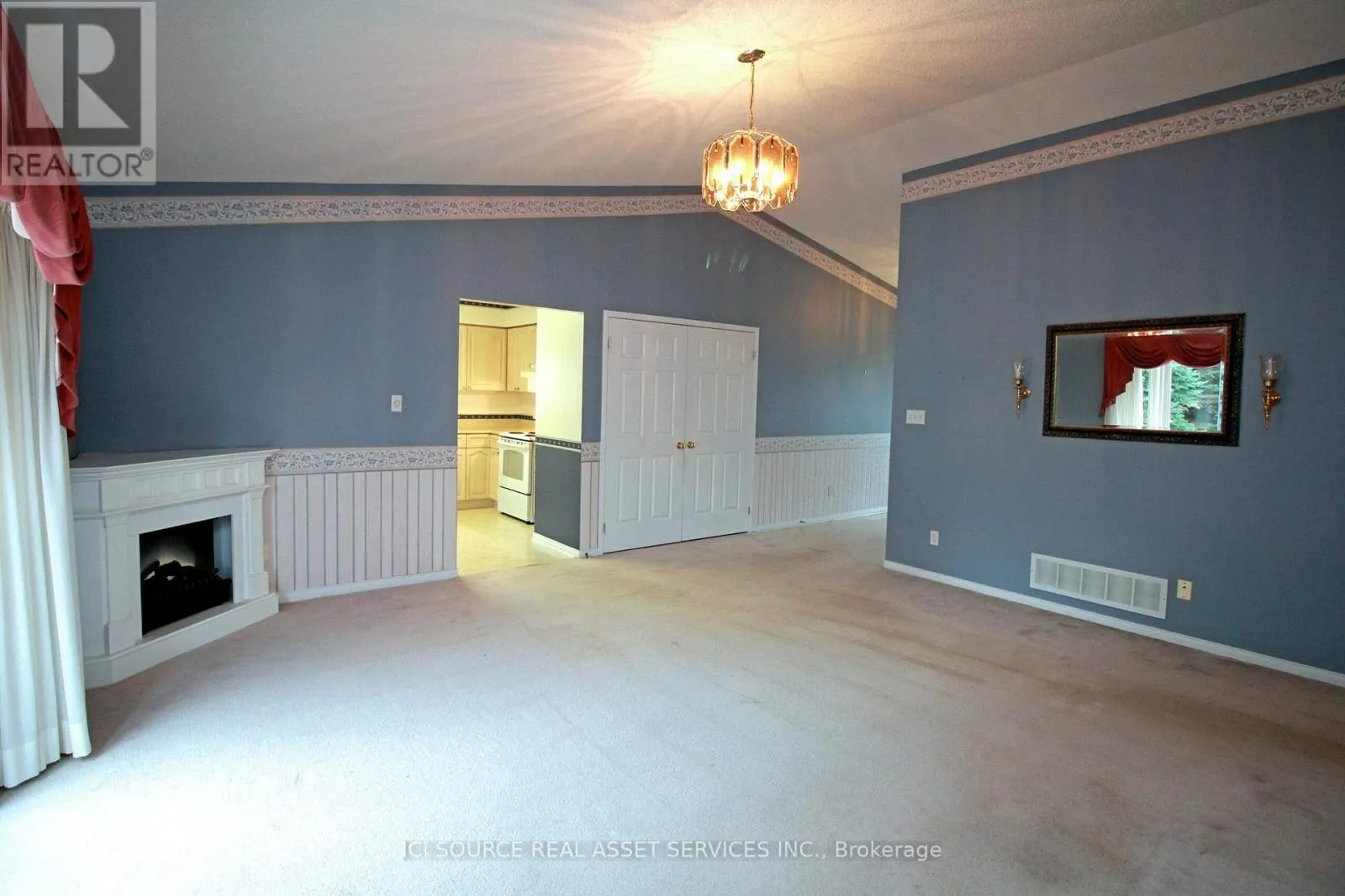 4 ALGONQUIN TRAIL