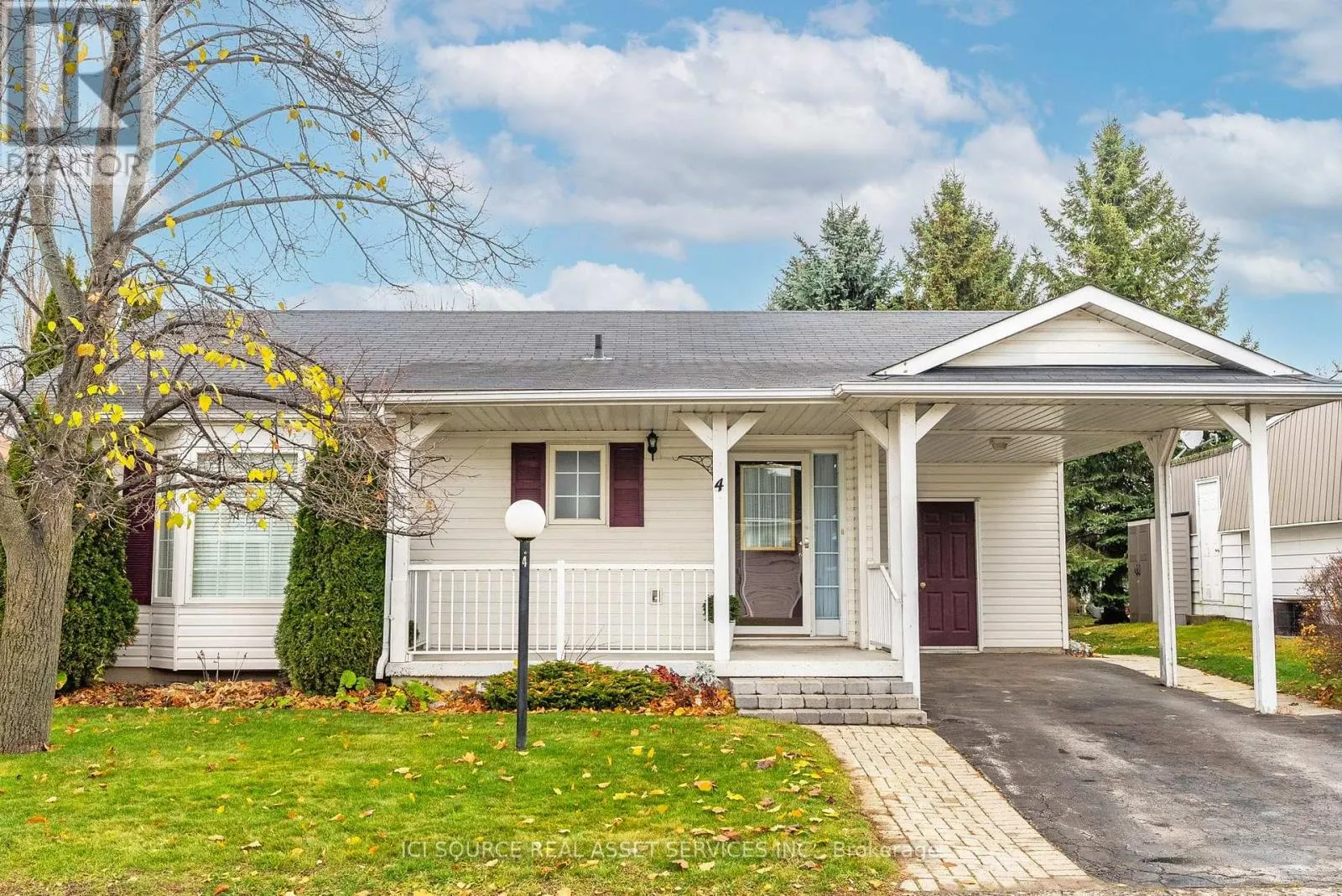 4 ALGONQUIN TRAIL