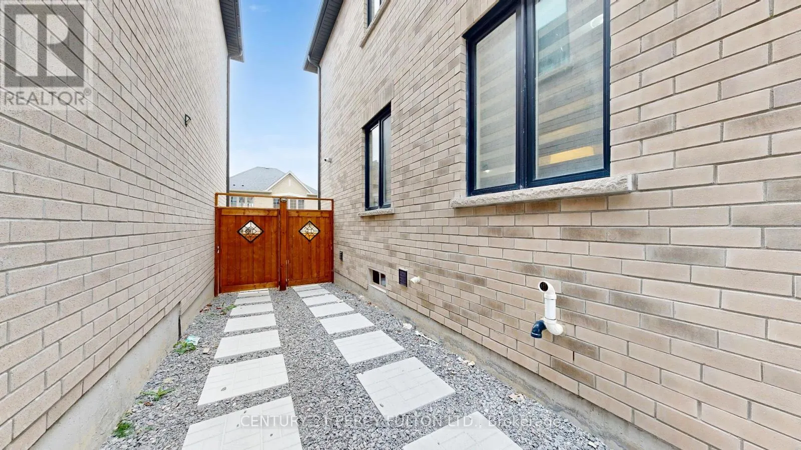 40 VICKERY STREET