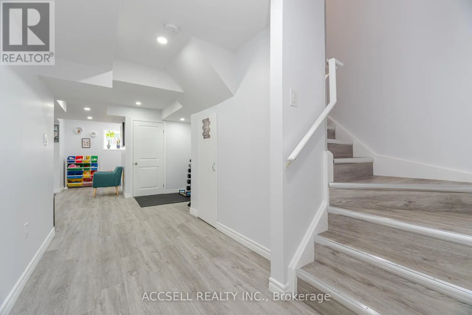 79 LOBB COURT