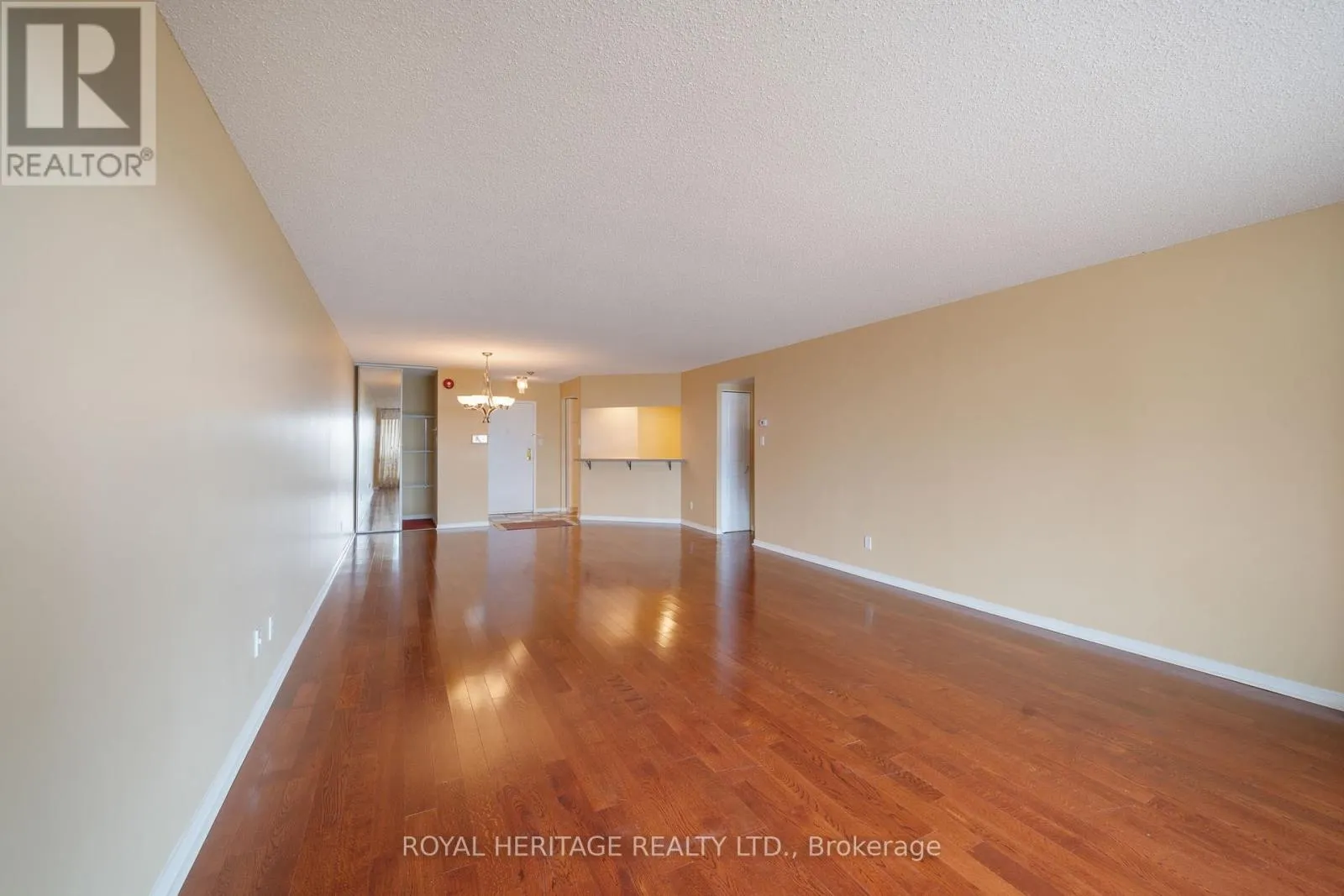 306 - 45 CUMBERLAND LANE