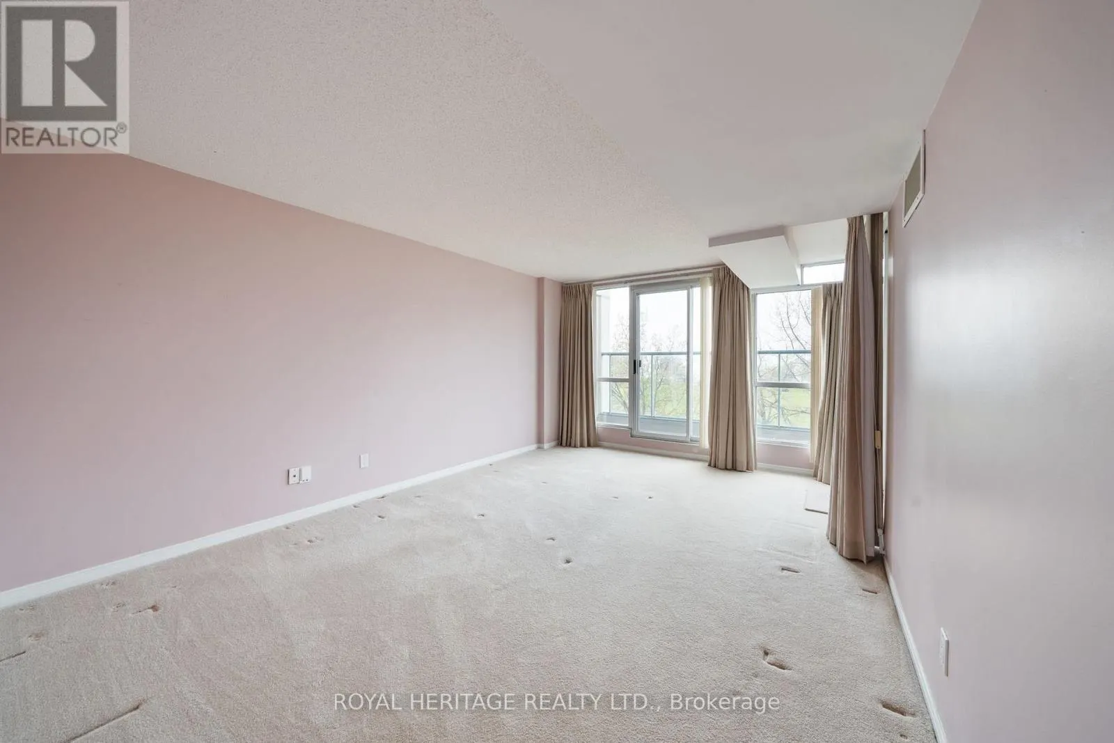 306 - 45 CUMBERLAND LANE