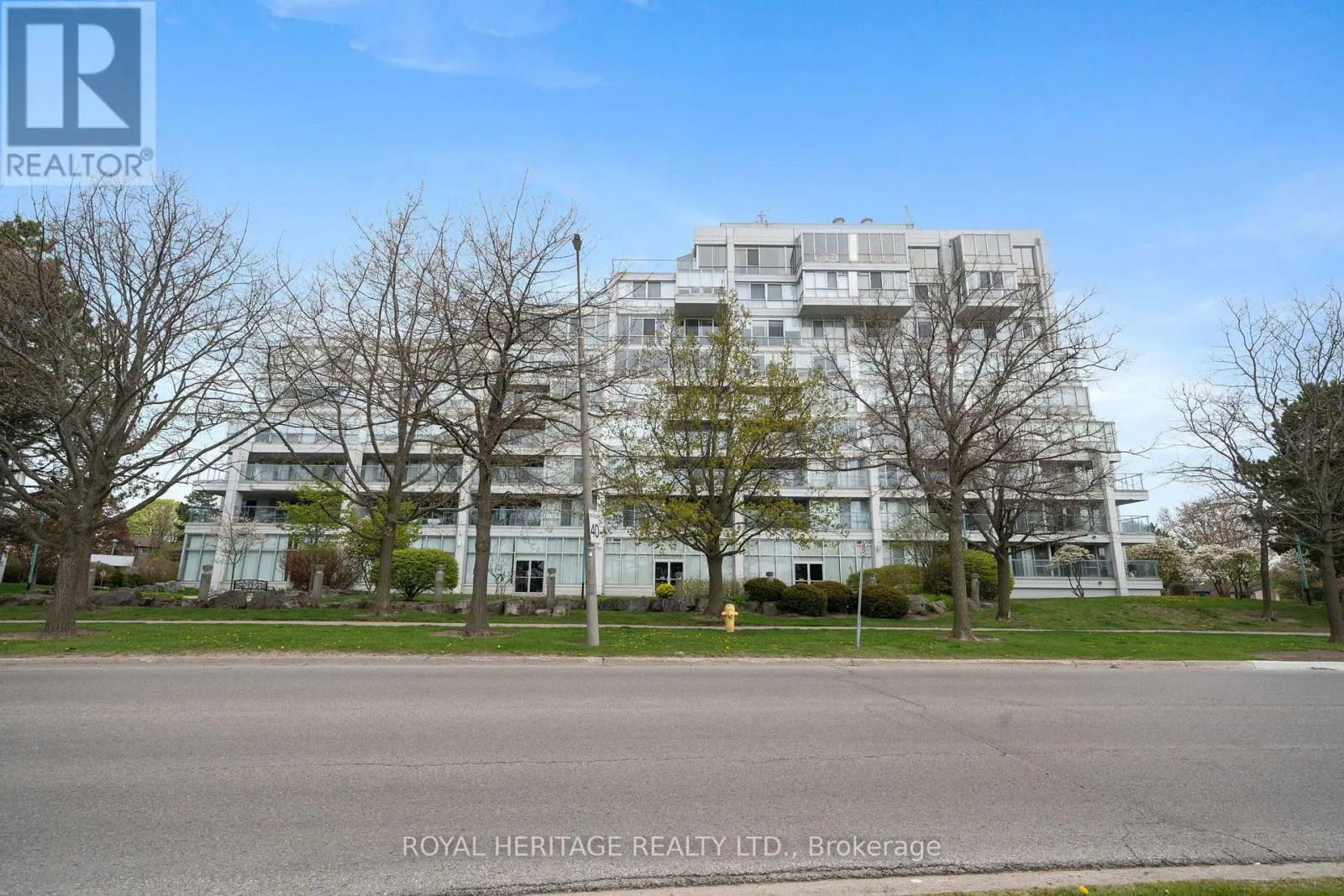 306 - 45 CUMBERLAND LANE