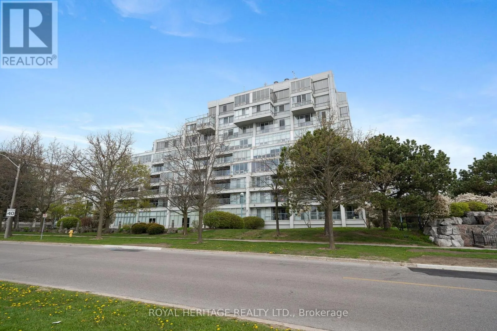 306 - 45 CUMBERLAND LANE