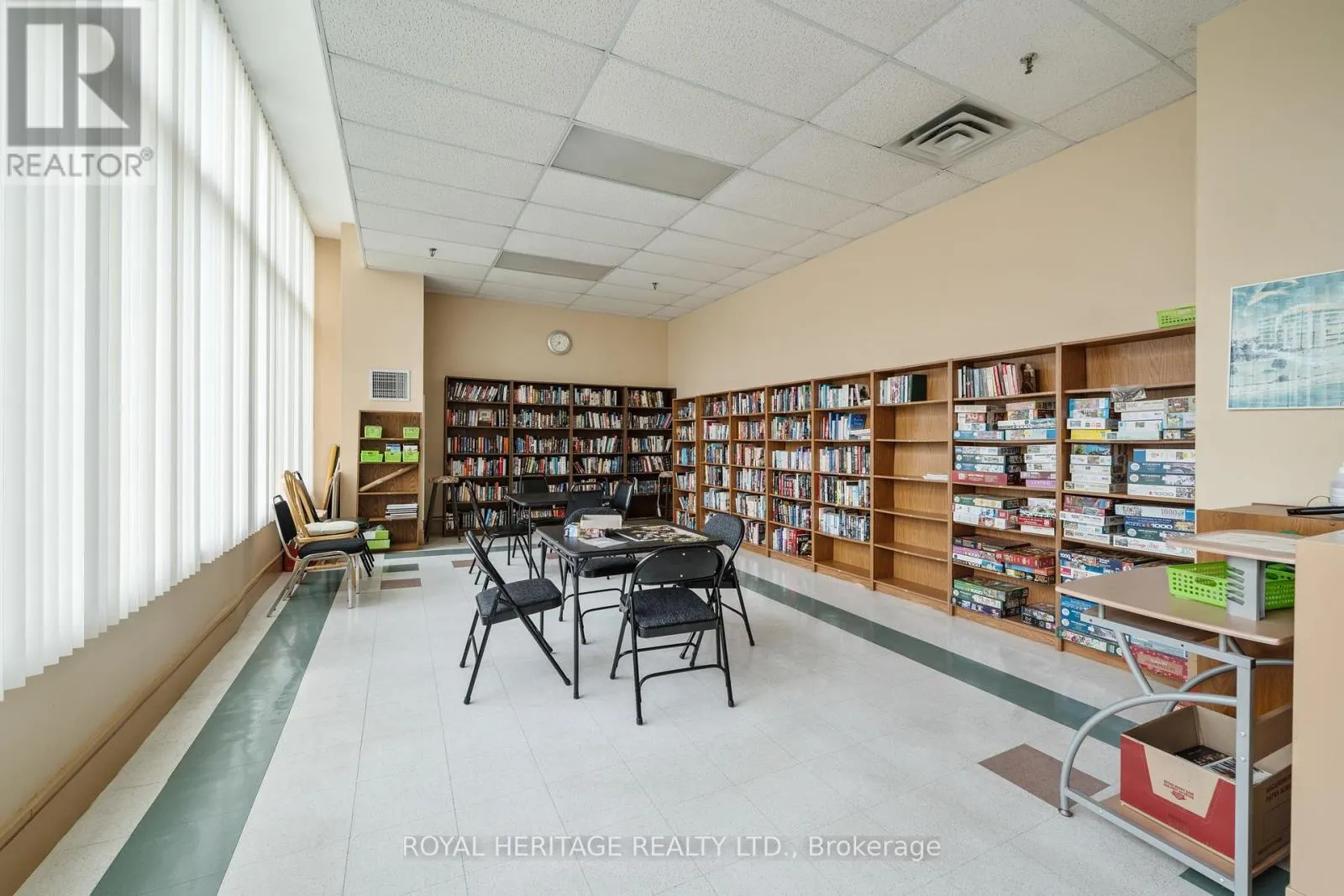 306 - 45 CUMBERLAND LANE