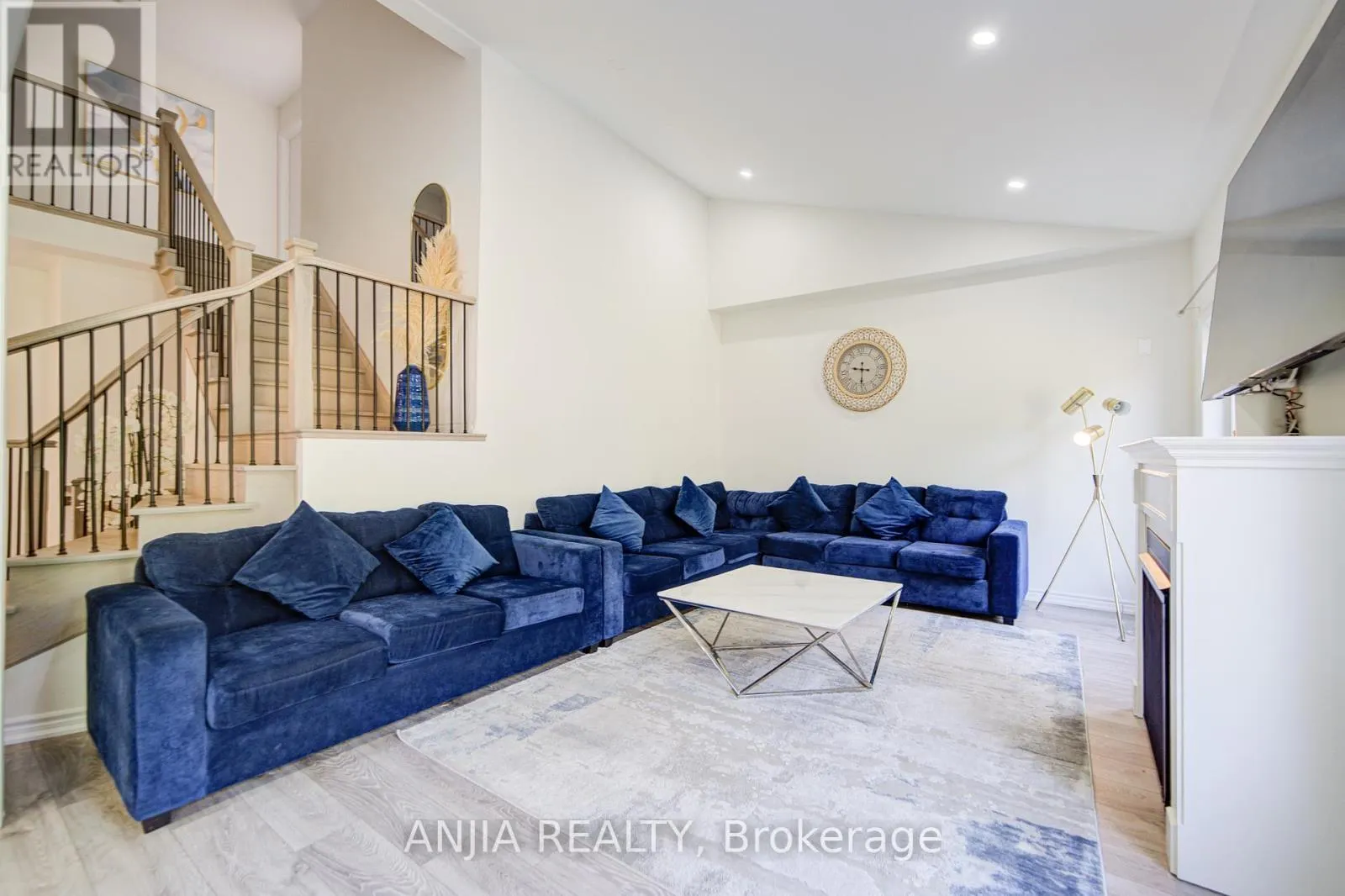 2036 KURELO DRIVE