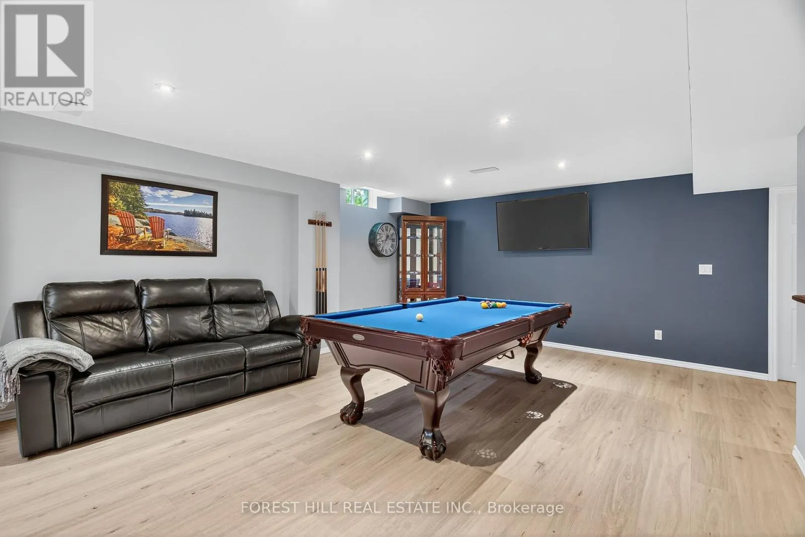 24 VESNA COURT