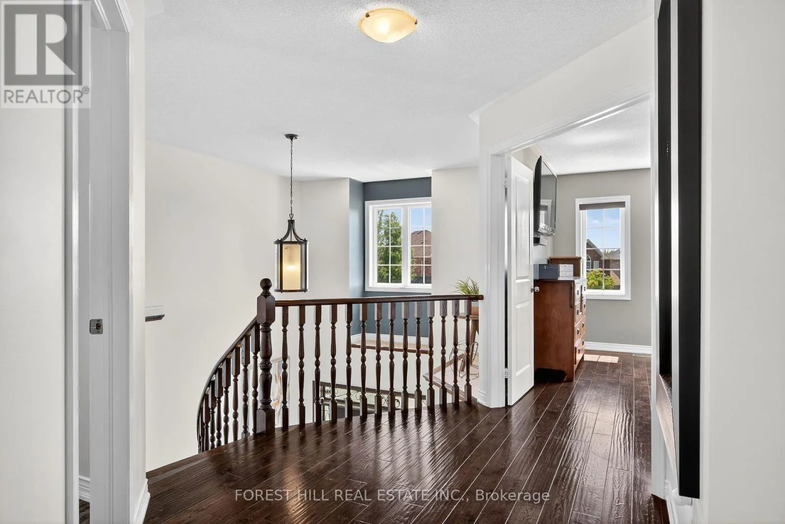24 VESNA COURT
