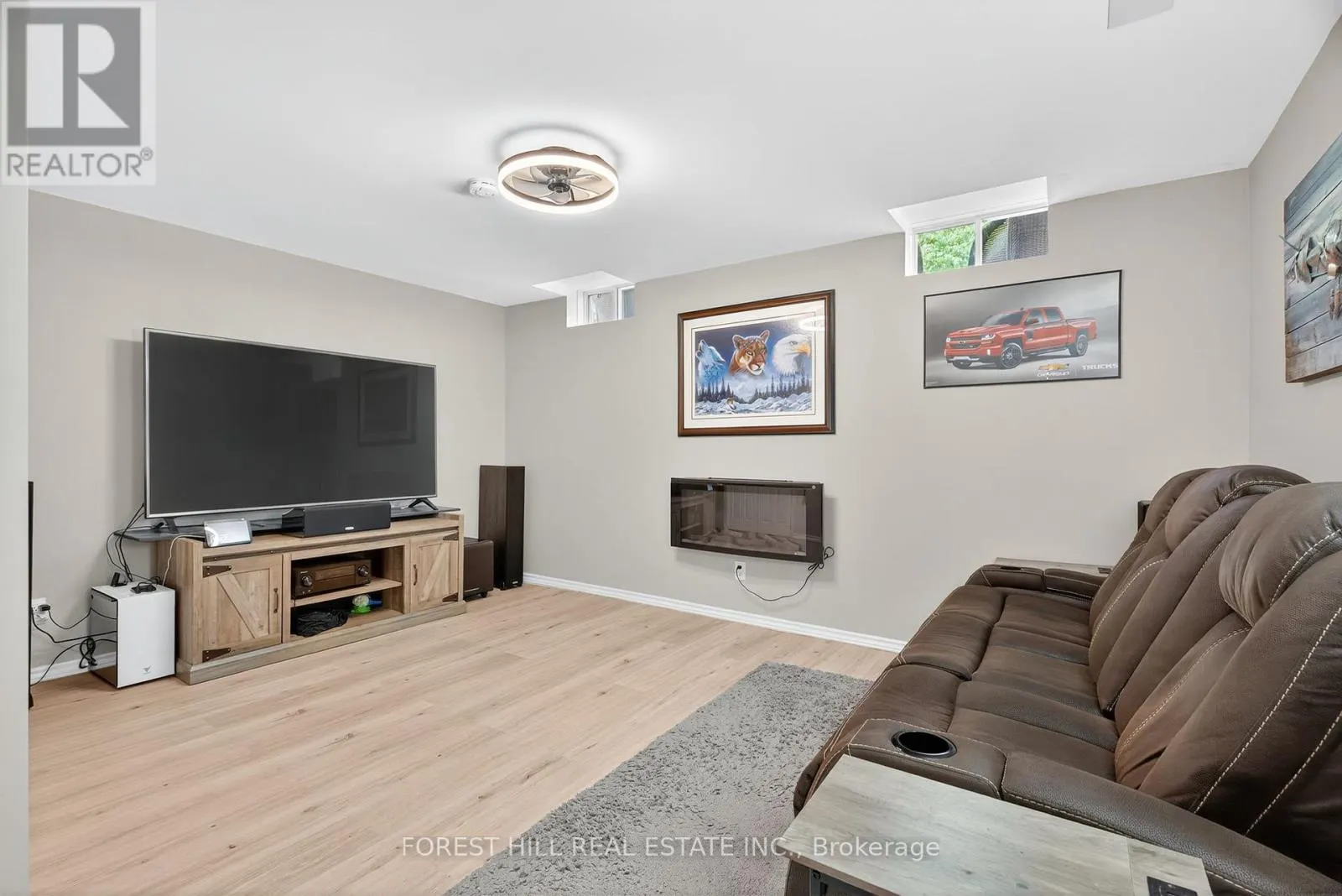 24 VESNA COURT