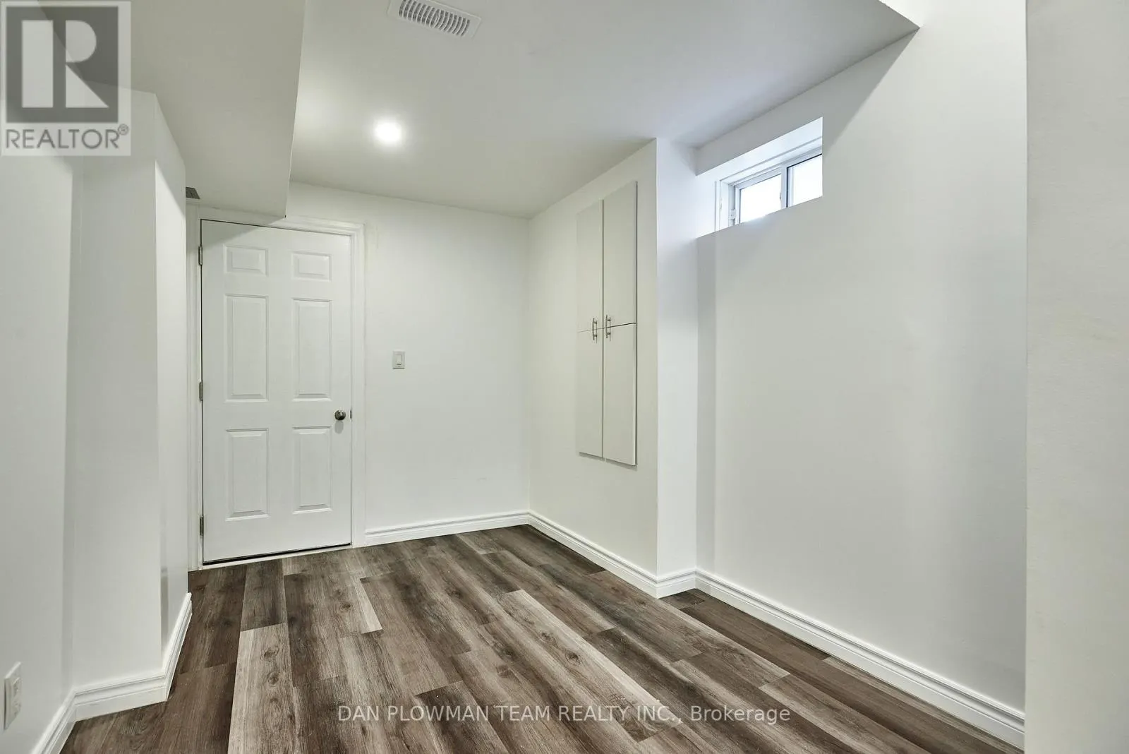 BASEMENT - 10 ST. IVES CRESCENT