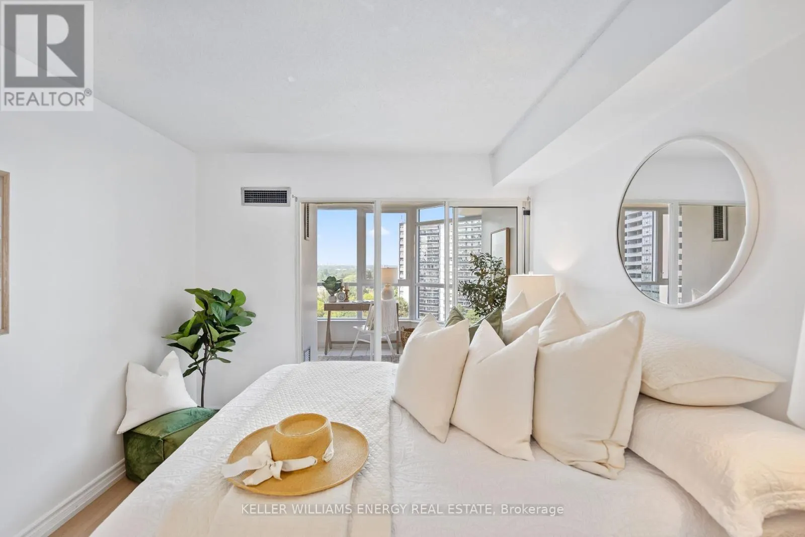 1107 - 3231 EGLINTON AVENUE E, #1107